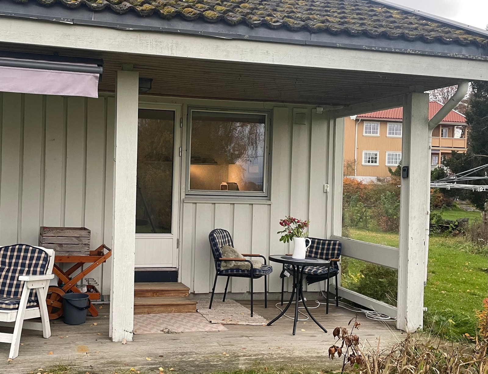 Inngang og uteplass Galleribilde