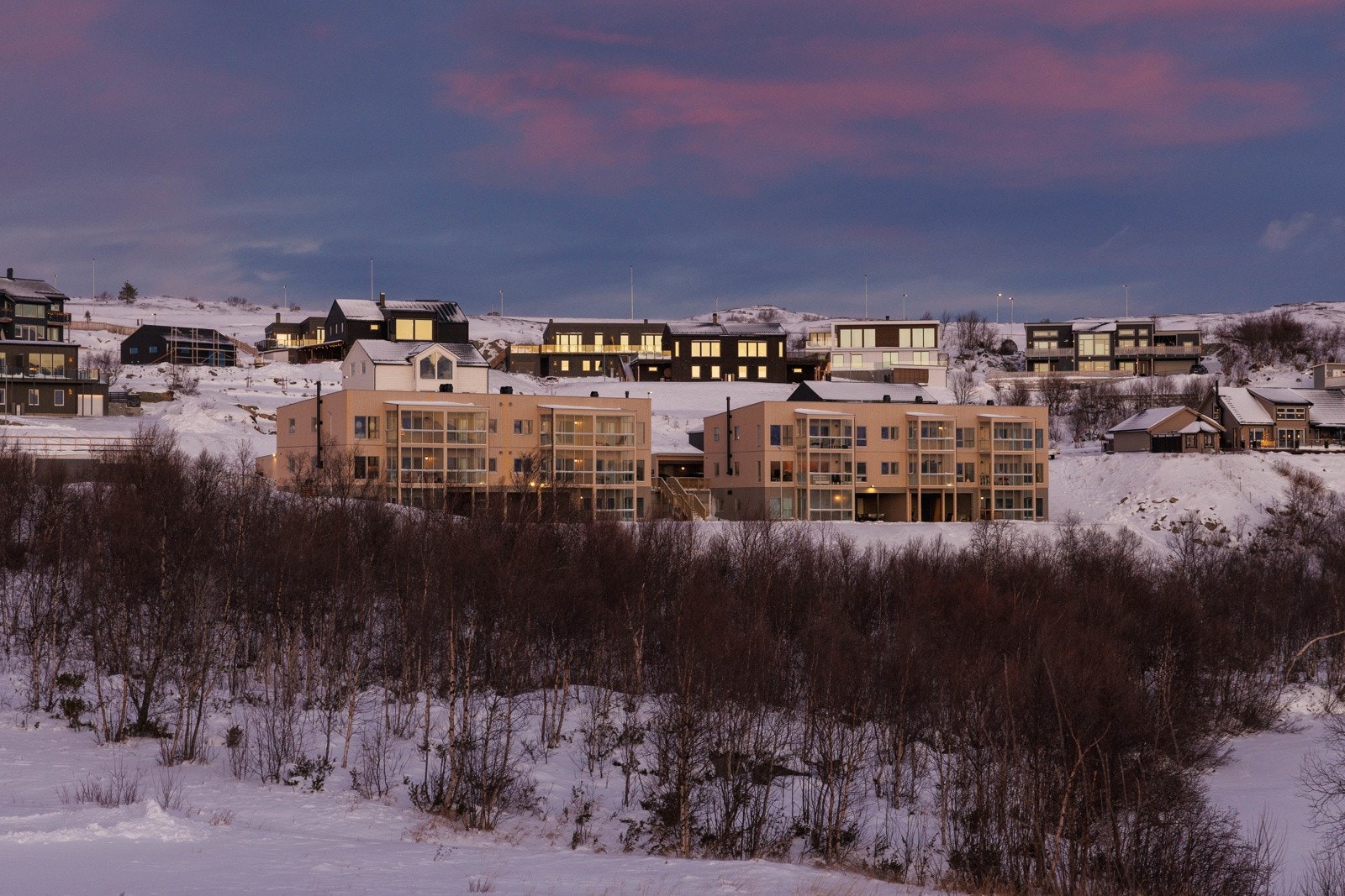 Fasade - Leilighetene har innglassede balkonger Galleribilde