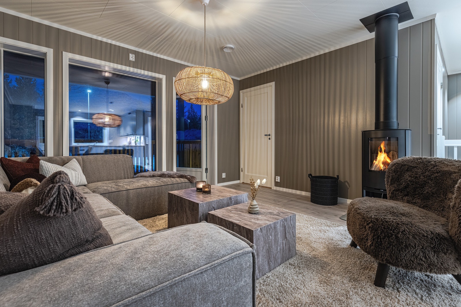 Møbler og inventar er lånt av Bohus Gol og kan kjøpes for en god pris. Her kan du med andre ord nesten flytte rett inn. Galleribilde