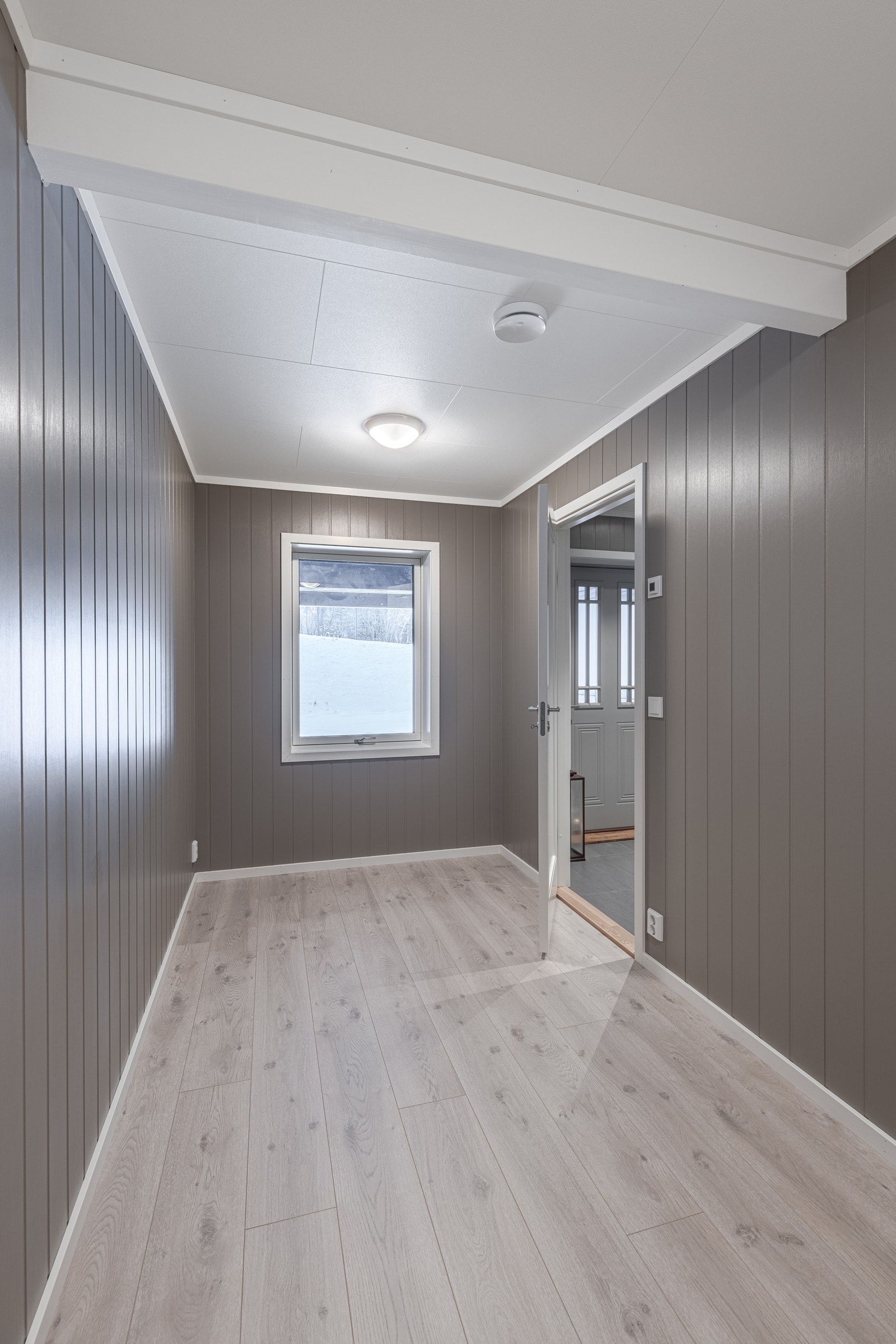 Her er underetasjens andre soverom/kontor. Alle soverommene er av god størrelse. Galleribilde