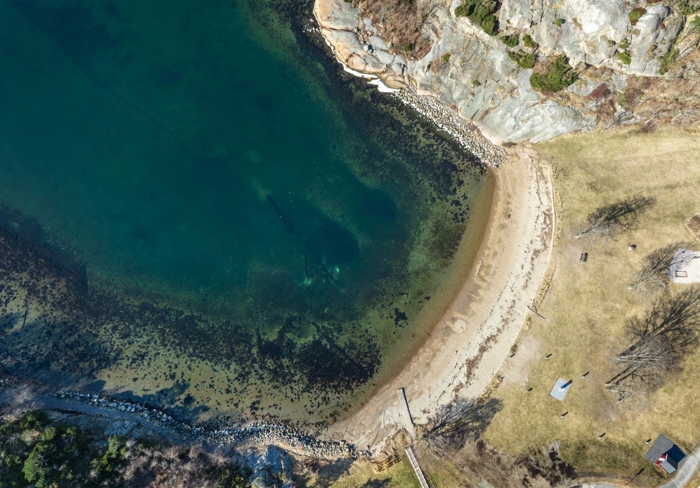 Rekkeviks bukta ligger ikke langt fra eiendommen Galleribilde