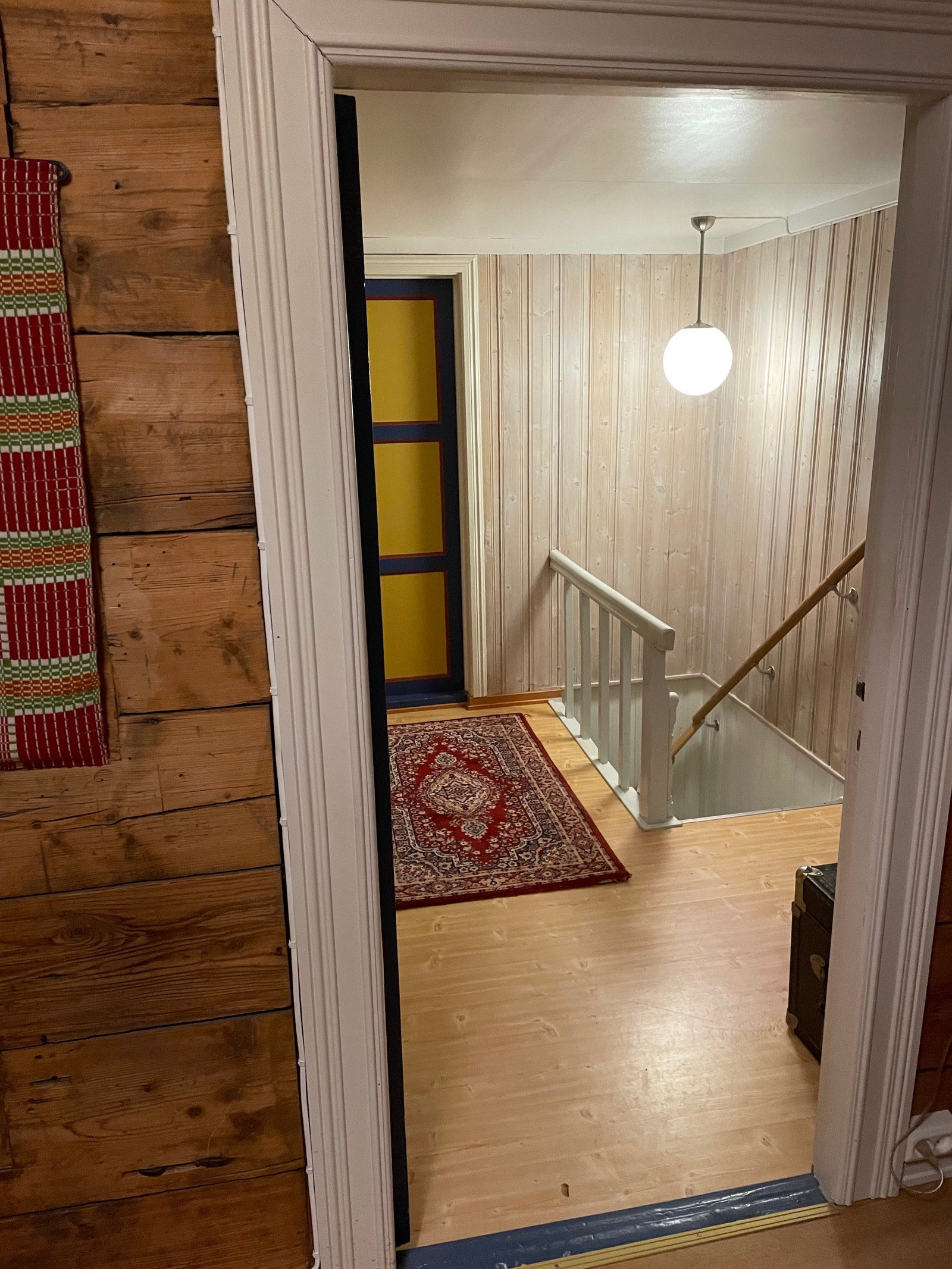 Gang 2. etg. sett fra loftstuen Galleribilde