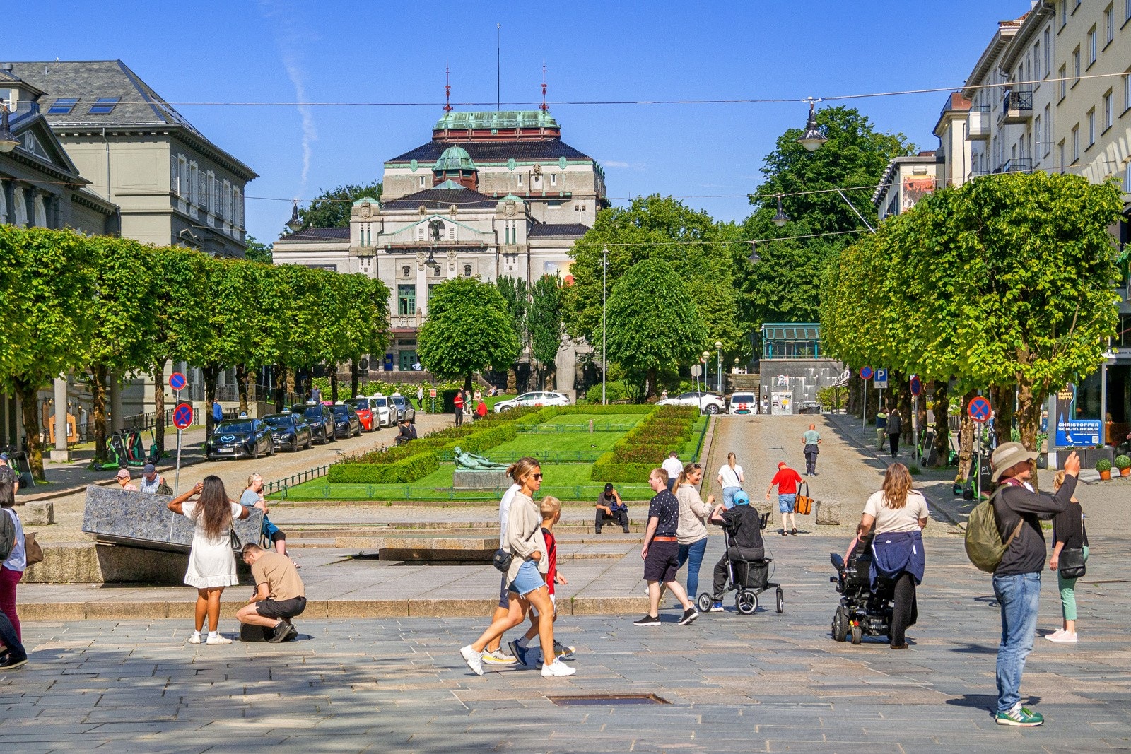 Den blå steinen er kun noen minutter unna.... Galleribilde