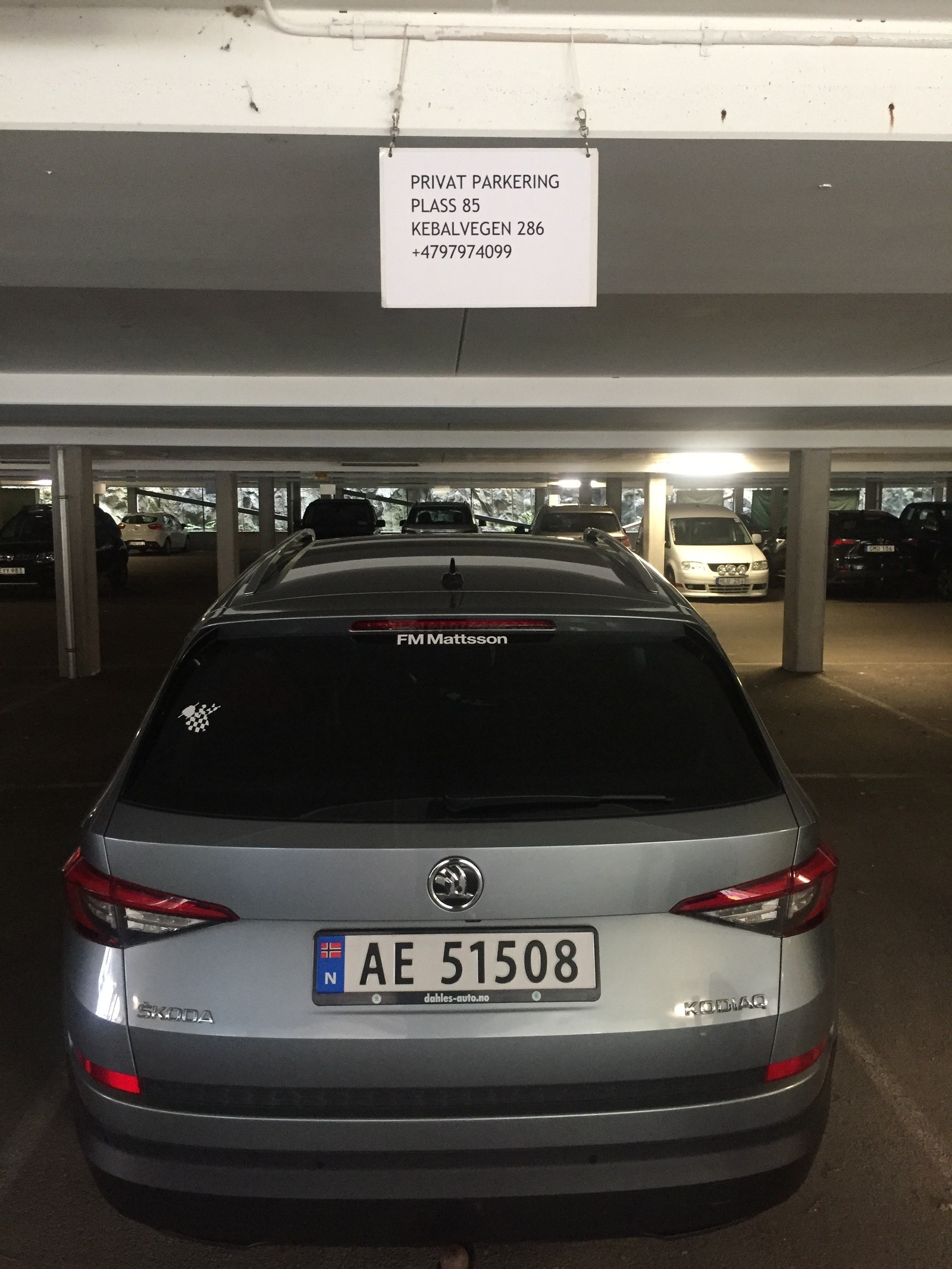 Parkeringsplass P-hus Galleribilde