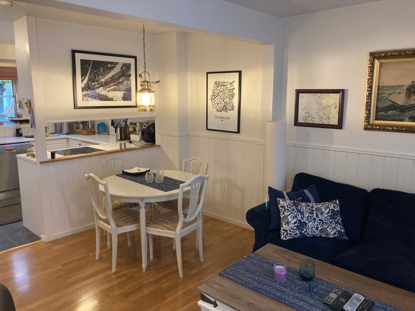 Spiseplass til 6 pers (ileggsplater) Galleribilde