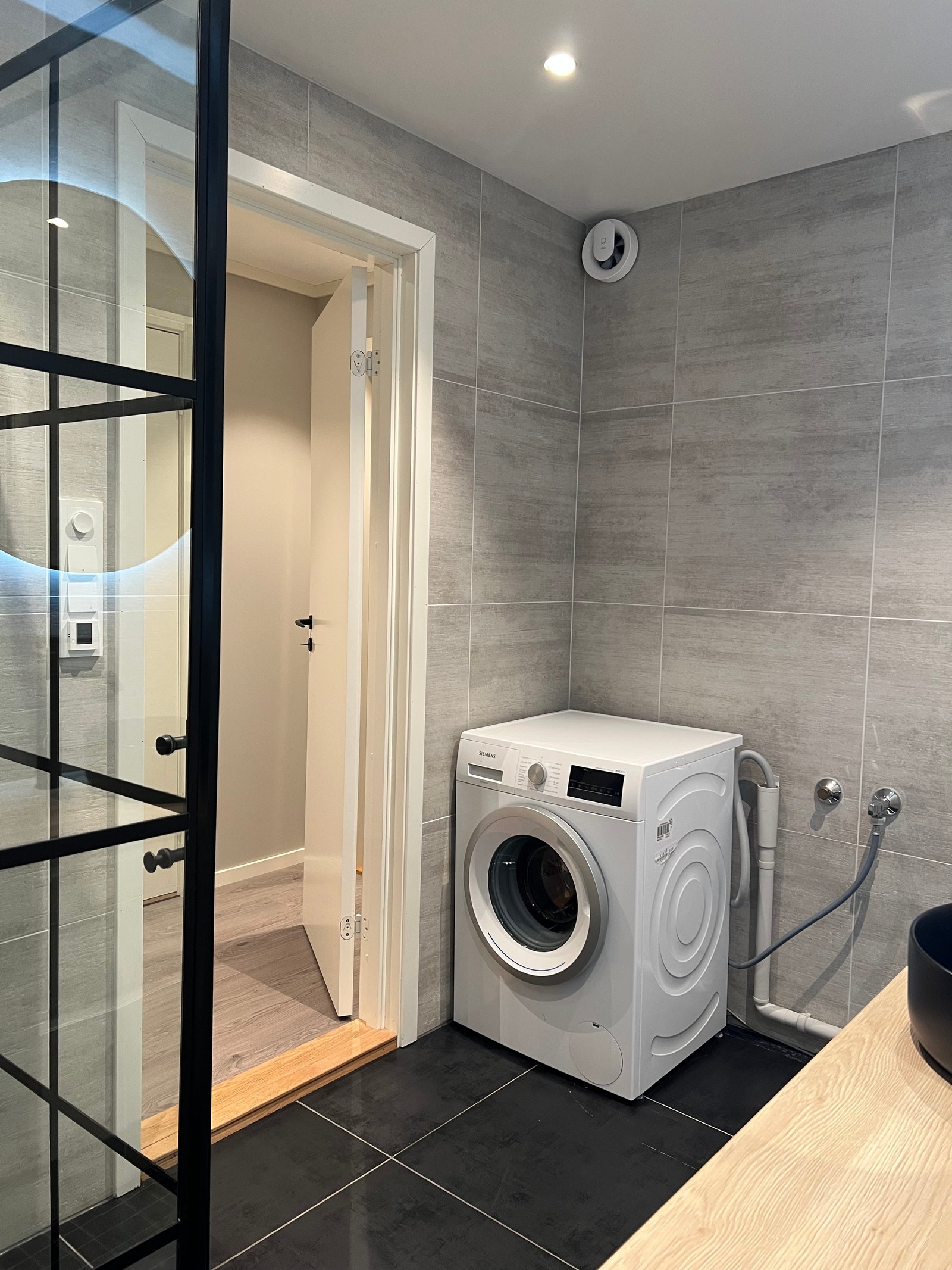 Vaskemaskin følger med, leietaker kan sette inn tørketrommel om ønskelig Galleribilde