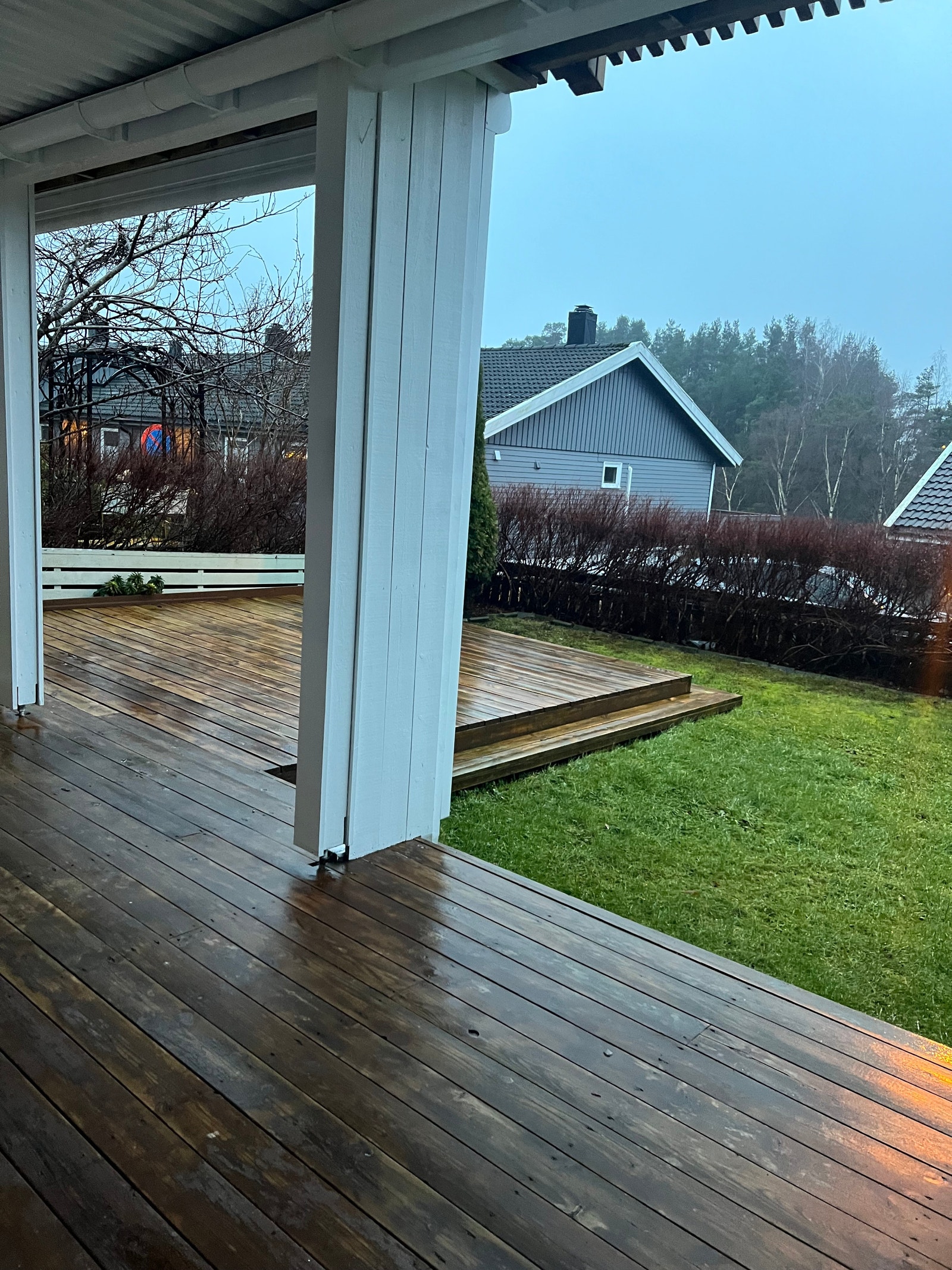 Felles uteområde som leietaker også kan disponere,
God plass til hagemøbler! Galleribilde