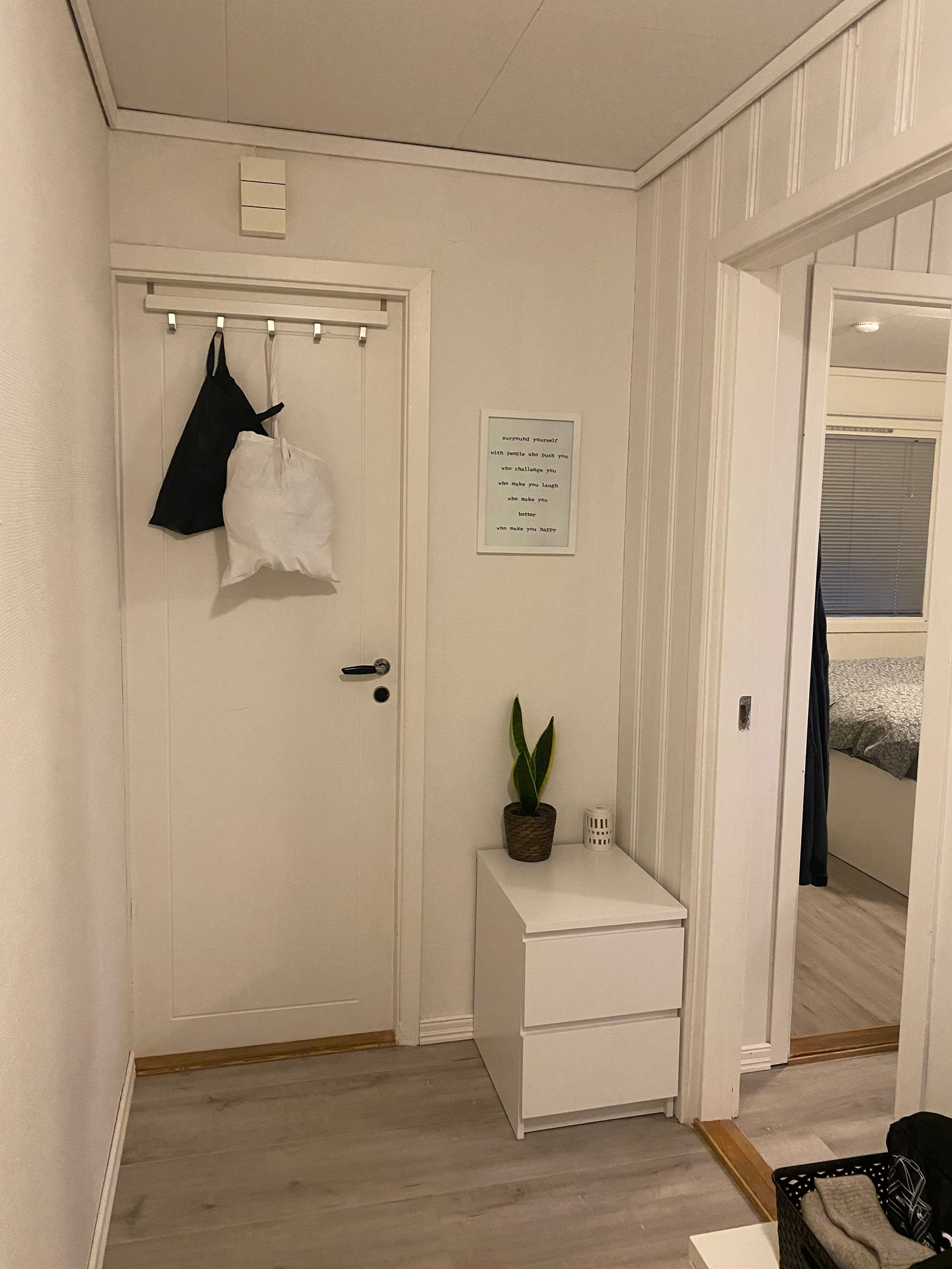 Dør fra gang til yttergang Galleribilde