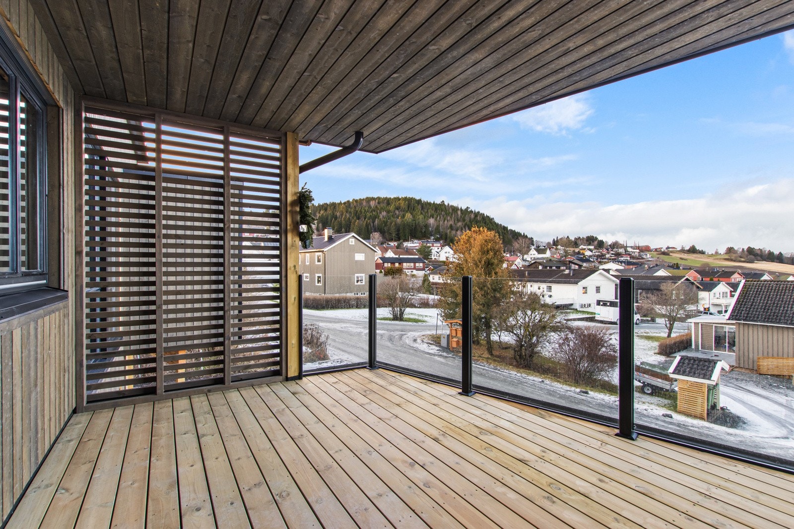 I tillegg til veranda har leiligheten sol ved svalgang. Galleribilde