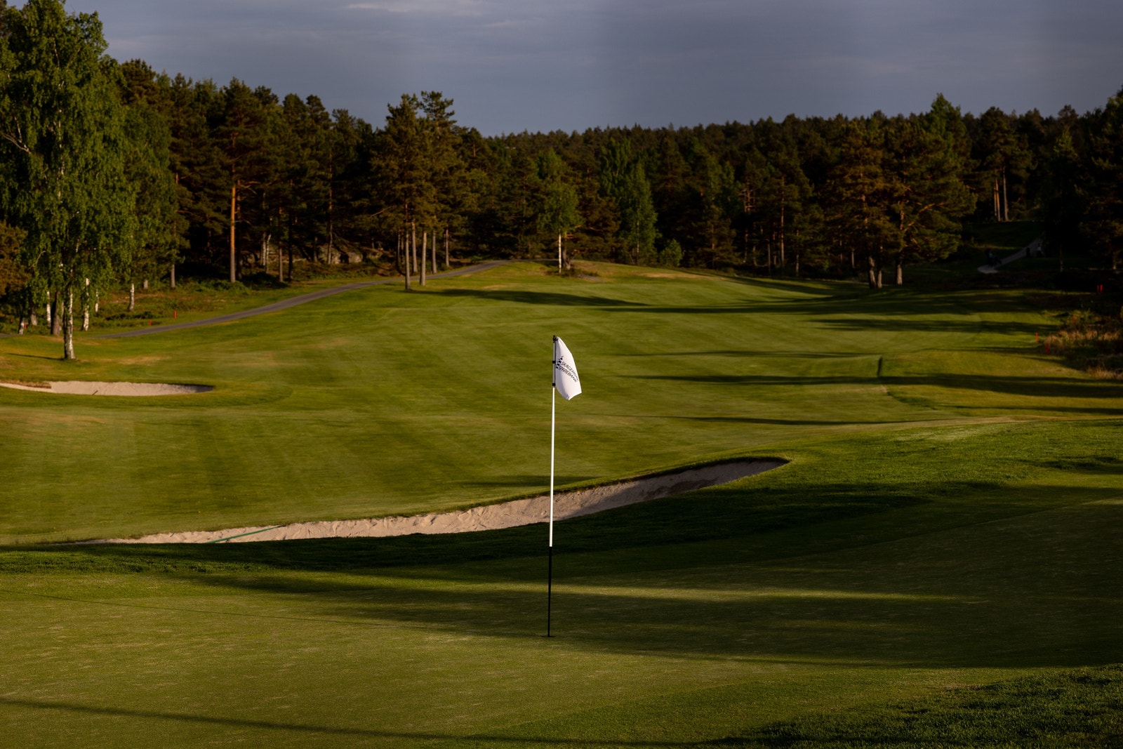 Kragerø Golf har fått utmerkelsen som Norges beste golfbane. Kun 15 minutter i bil unna Litangen. Tilsvarende kjøreavstand for båt Galleribilde