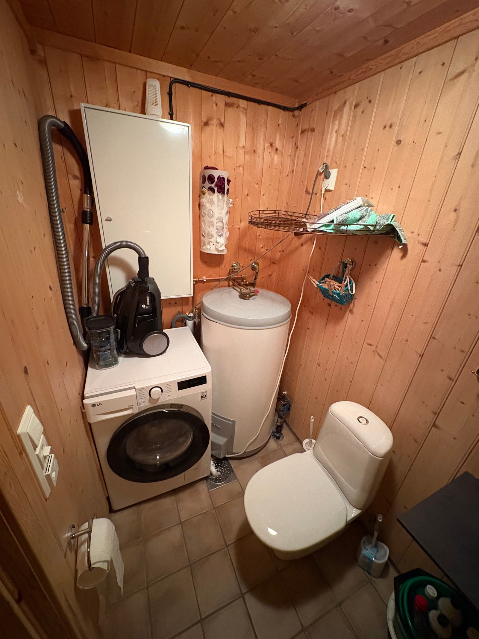 Ekstra bad med kombi vaskemaskin Galleribilde