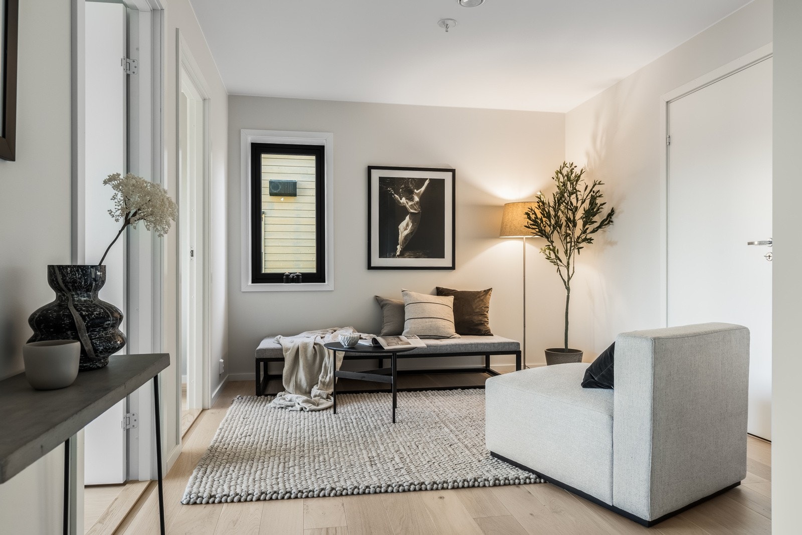 Stue i u.etase. Galleribilde