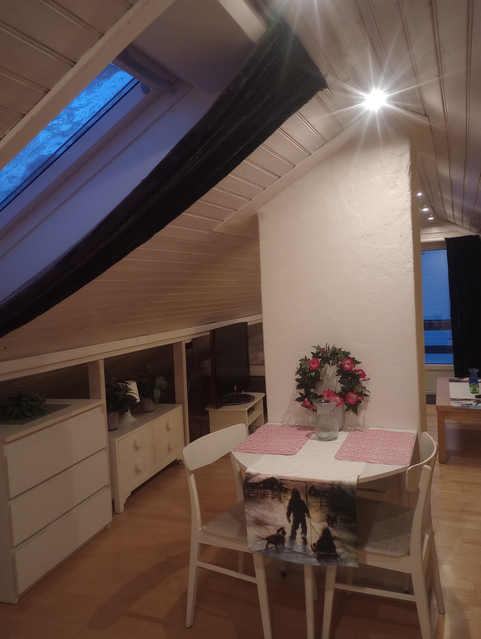 Takvindu Galleribilde