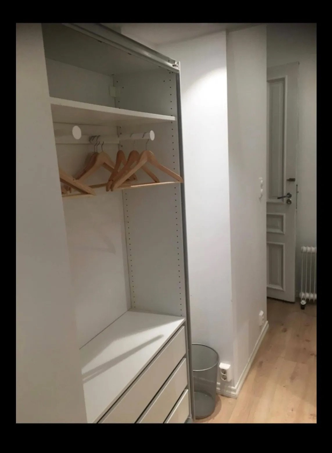 Garderobe og pulj Galleribilde