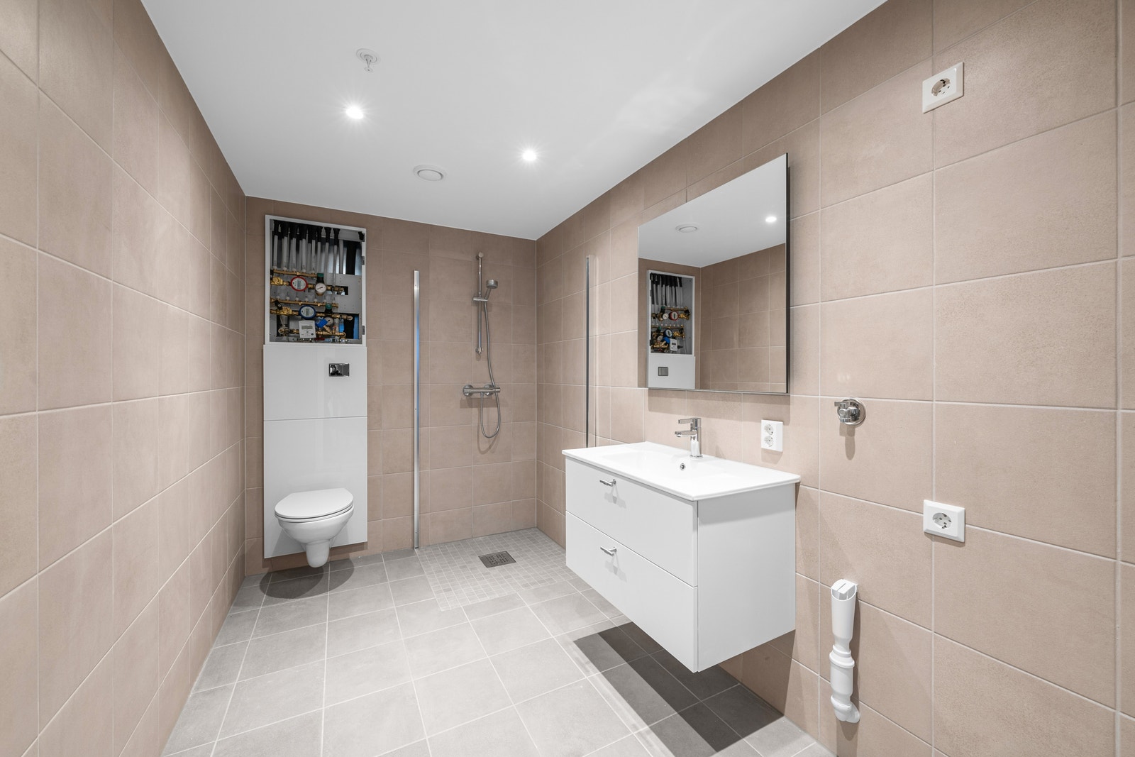 Badet er i lys utførelse - ikke helt ferdigstilt på fototidspunkt. Galleribilde