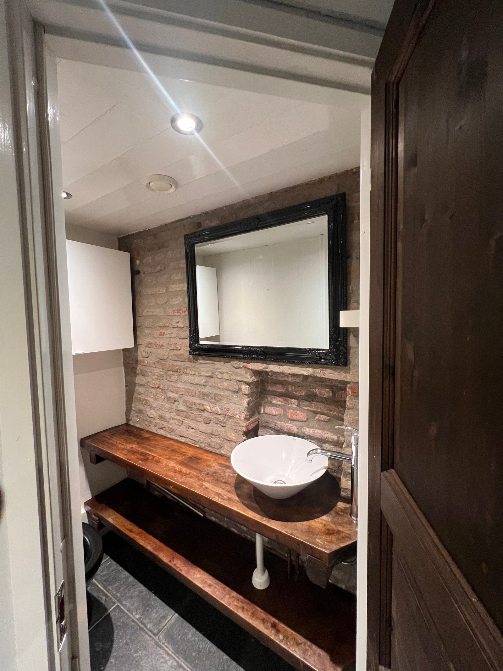 Toalett Galleribilde