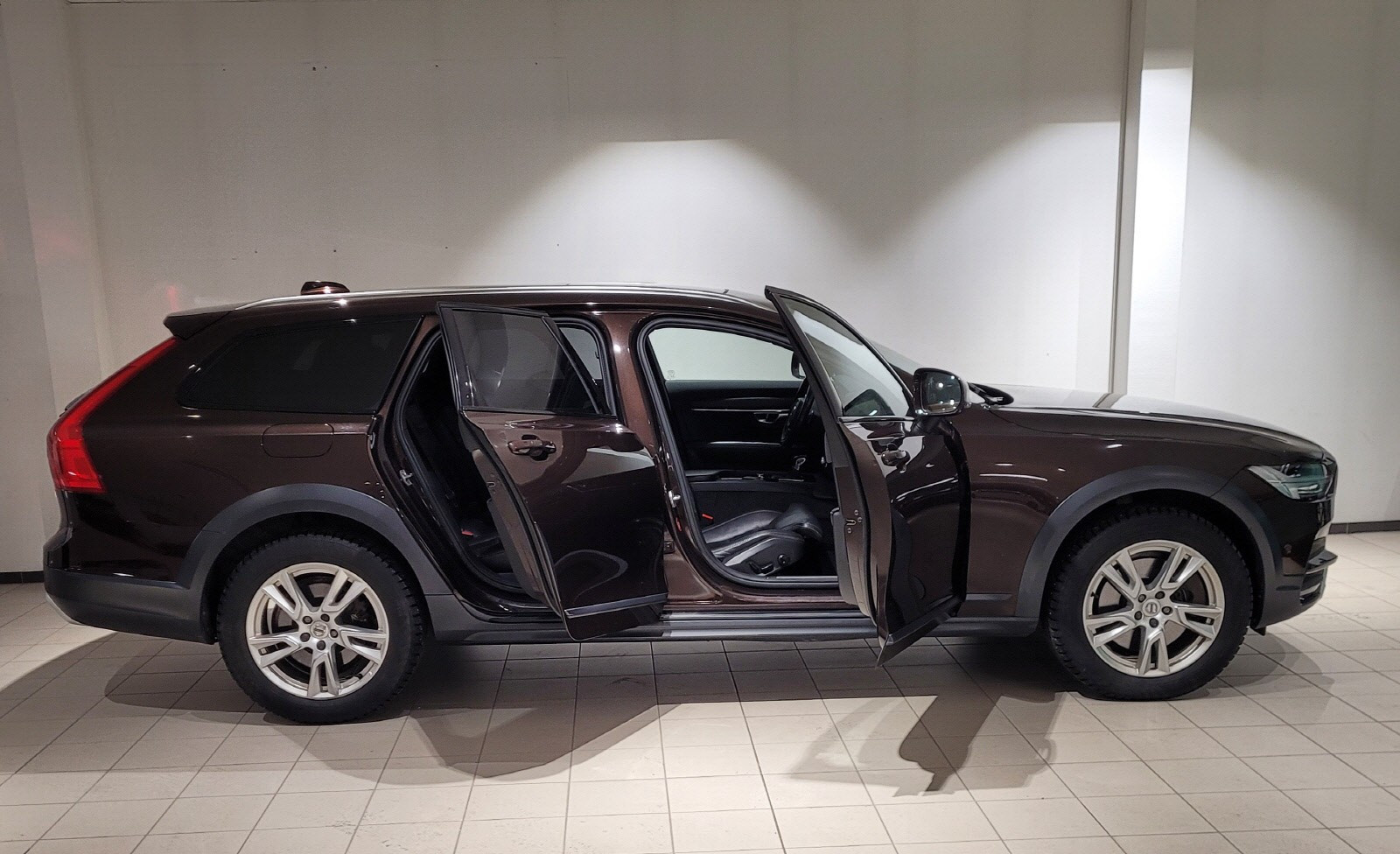 Volvo V90 Cross Country D4 190hk Plus AWD aut 3