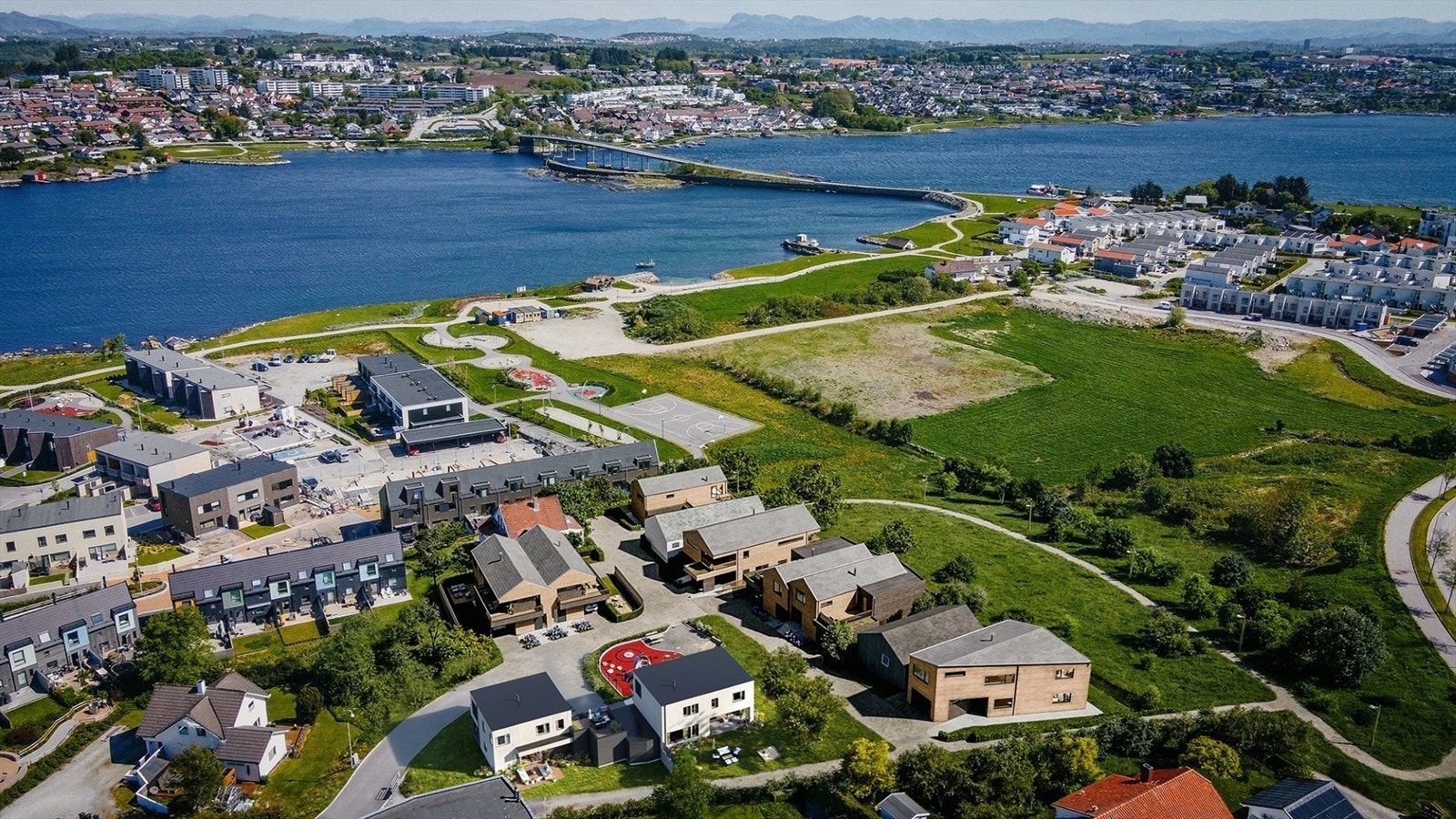 Boligene blir en del av det siste tilskuddet på Jåsund Platå.
Et familievennlig og etterspurt nabolag. Galleribilde