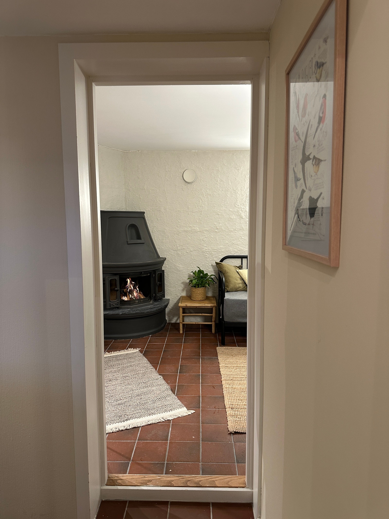 Fra gang utenfor bad og mot stue / soverom. Galleribilde