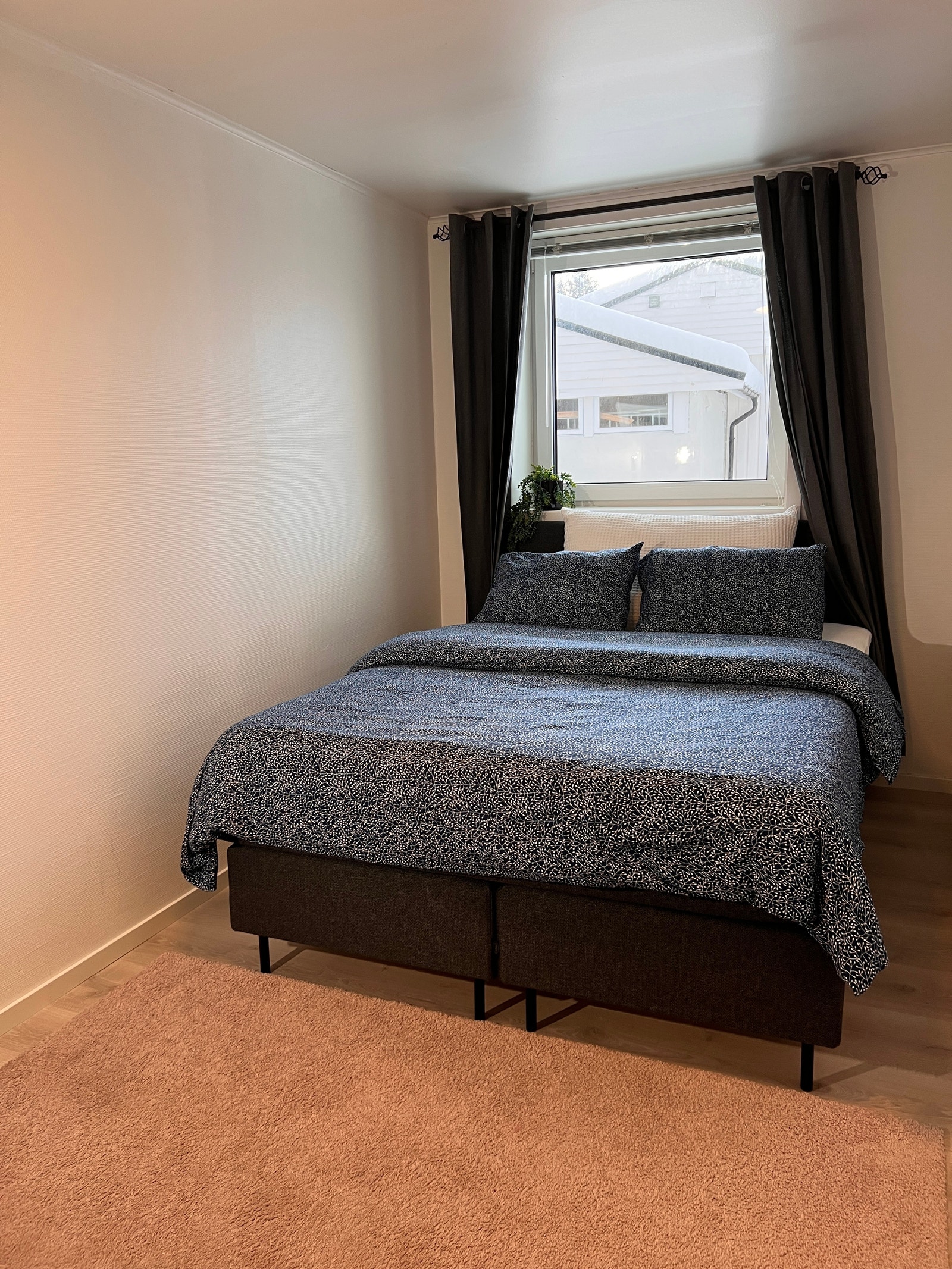 Soverom 2 med 150 cm seng Galleribilde