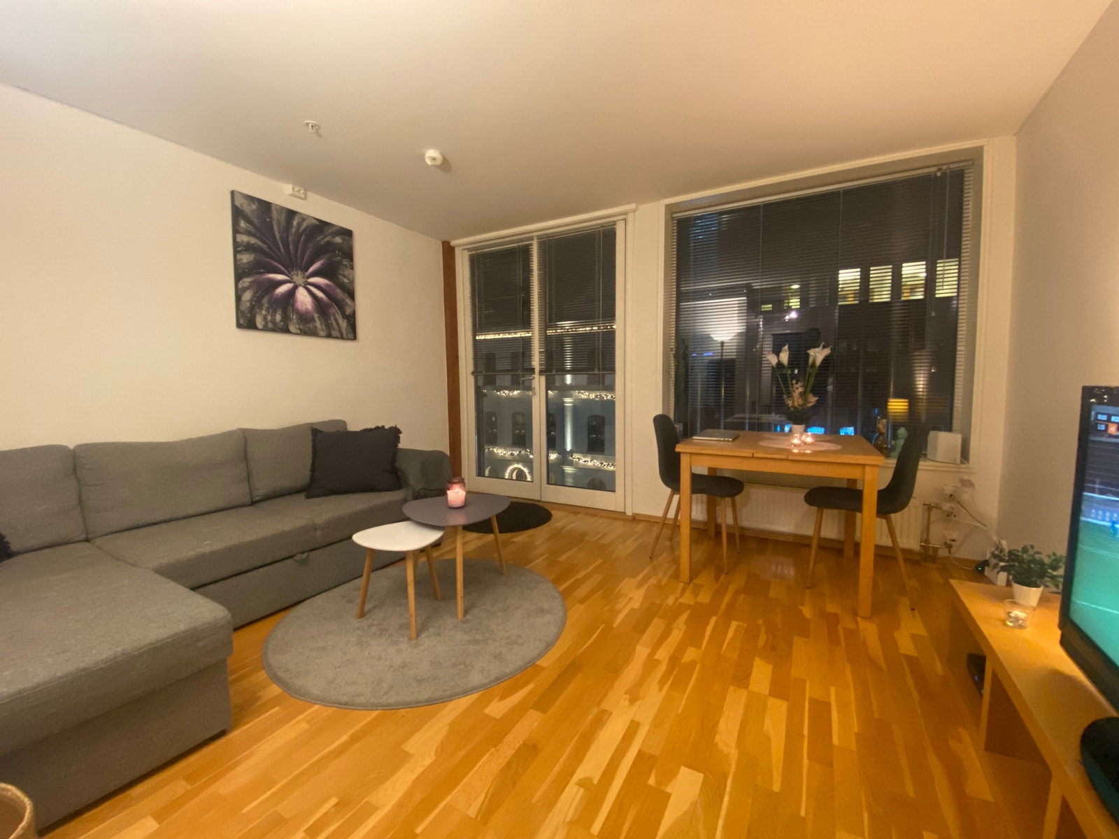 Romslig fin stue Galleribilde