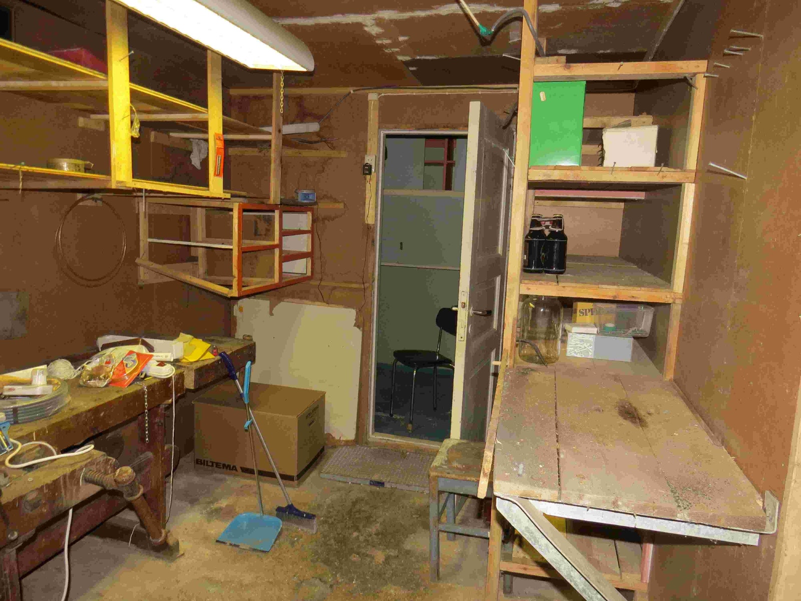 "Verksted" kjeller mot matbod Galleribilde