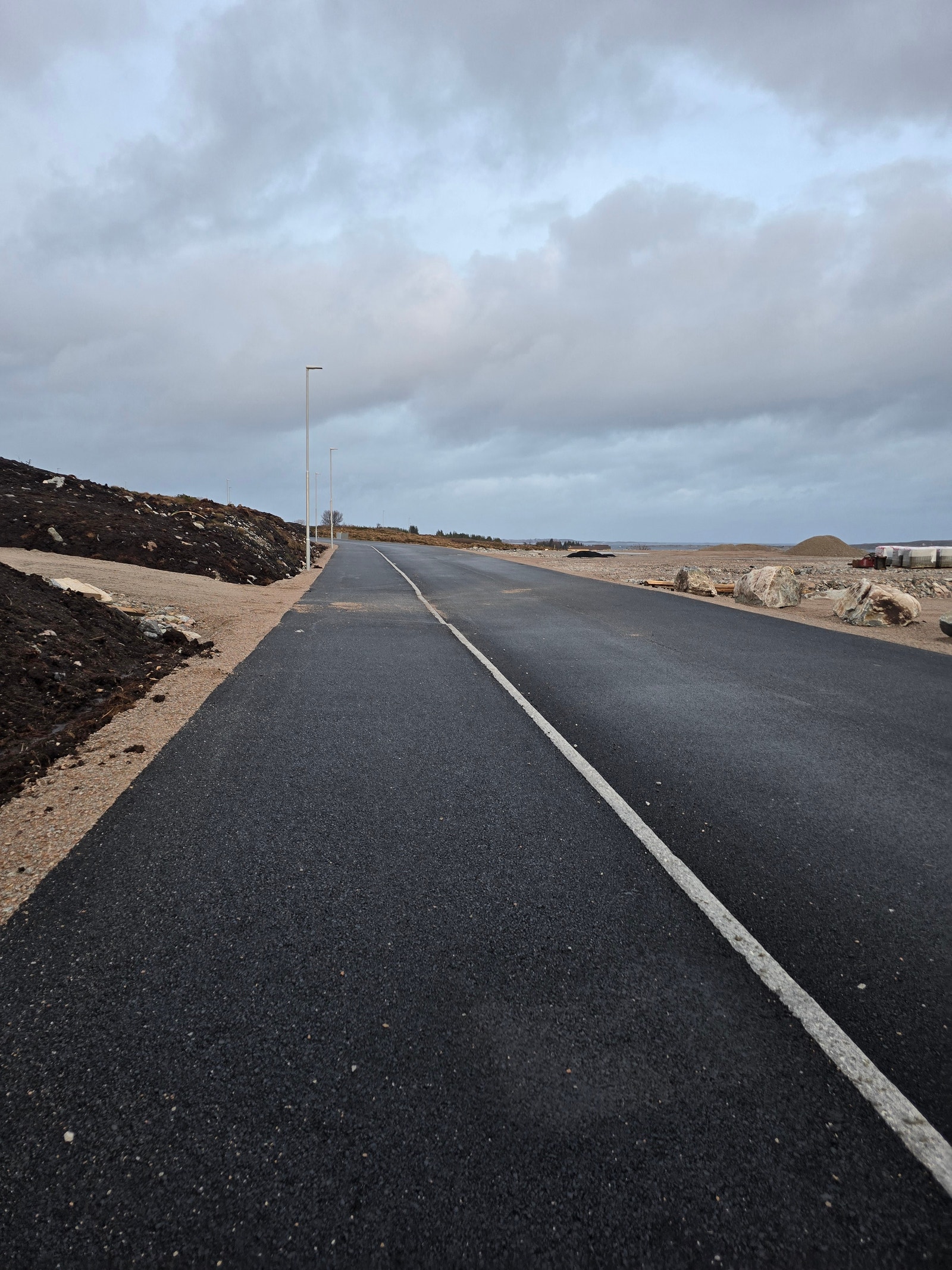 Gangvei med belysning Galleribilde