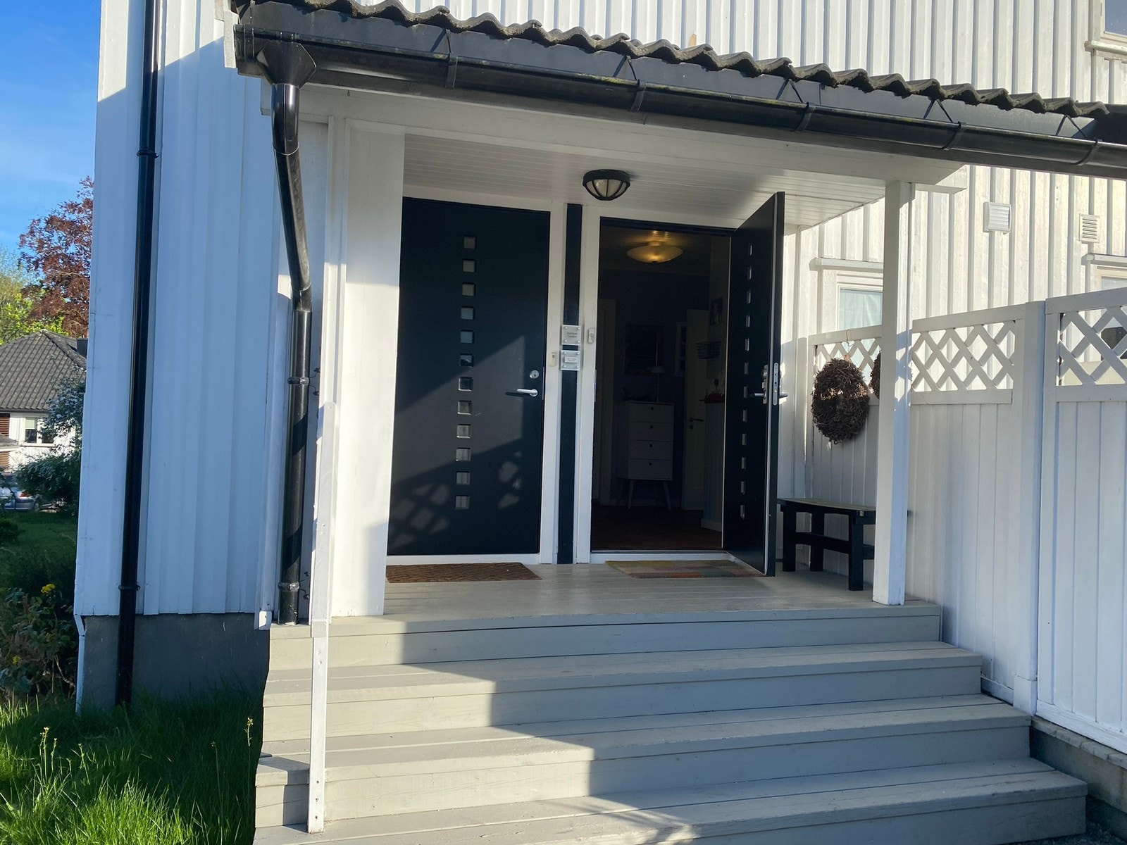 Leiligheten ligger i 2 etg og har egen inngang. Galleribilde