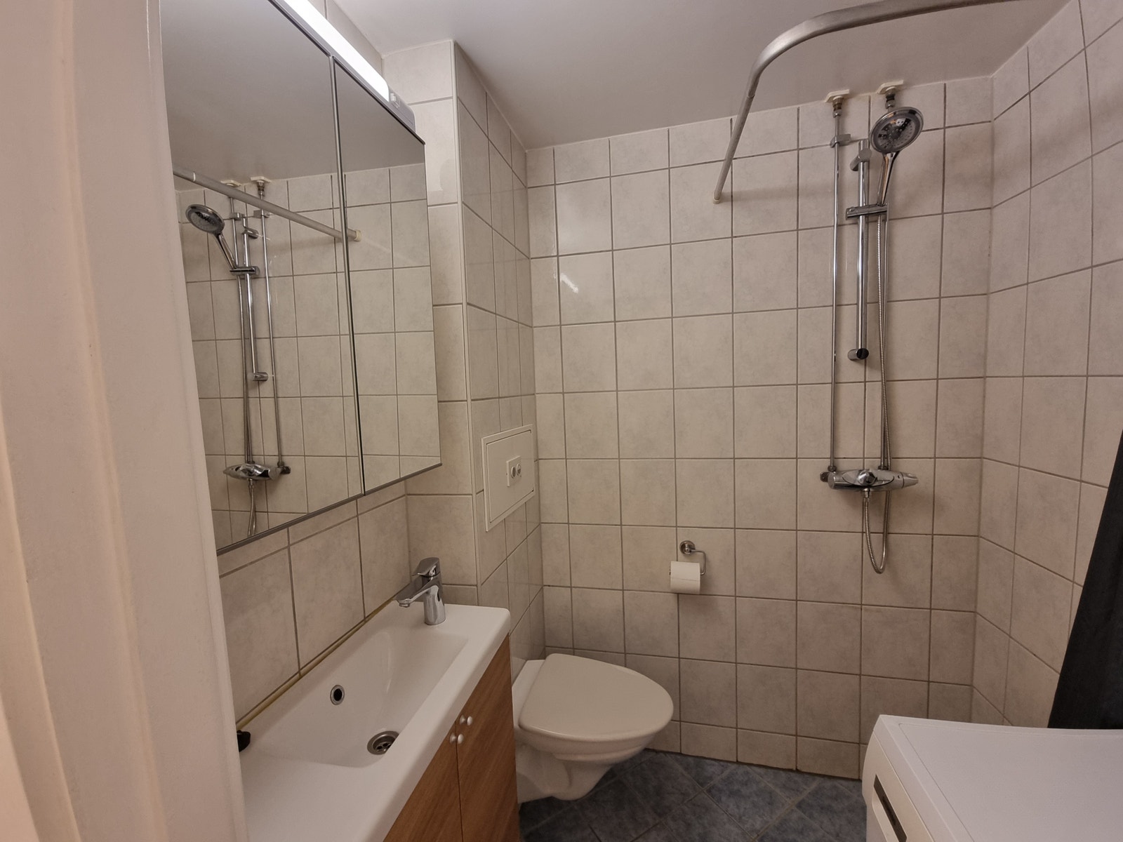 Bad med dusj. Galleribilde