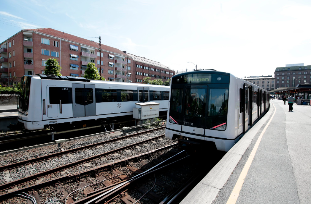 Garasjeanlegget ligger rett ved siden av Majorstuen T bane Galleribilde