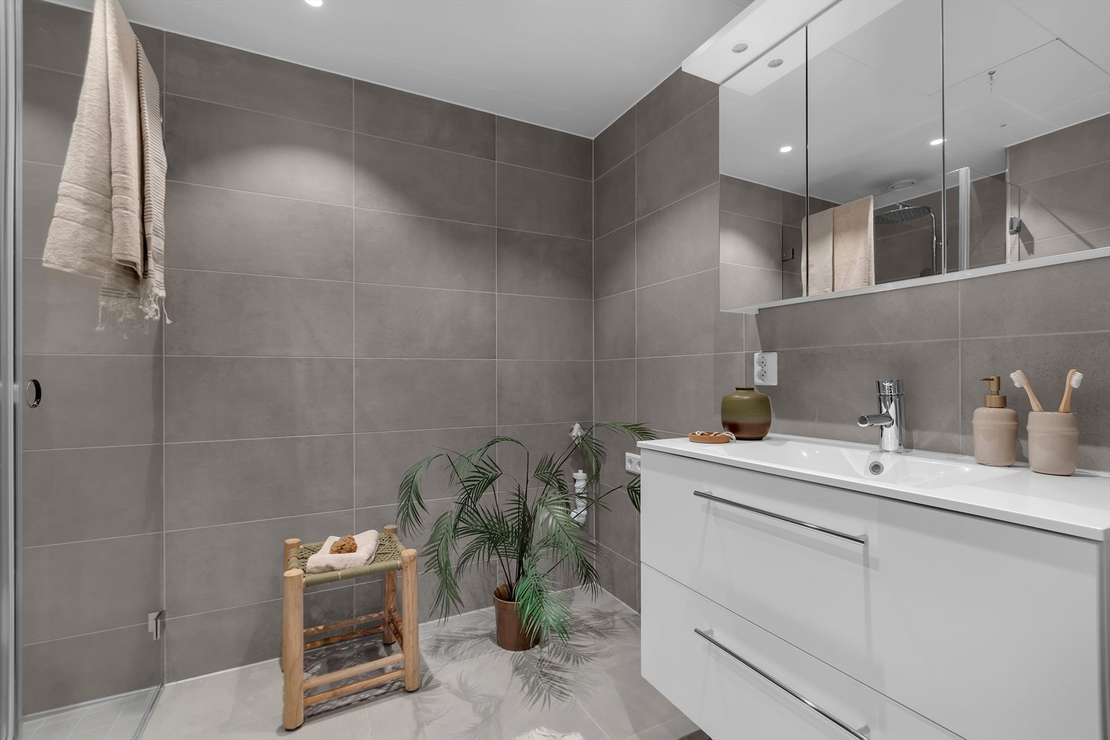 Lekkert bad i lune gode farger Galleribilde