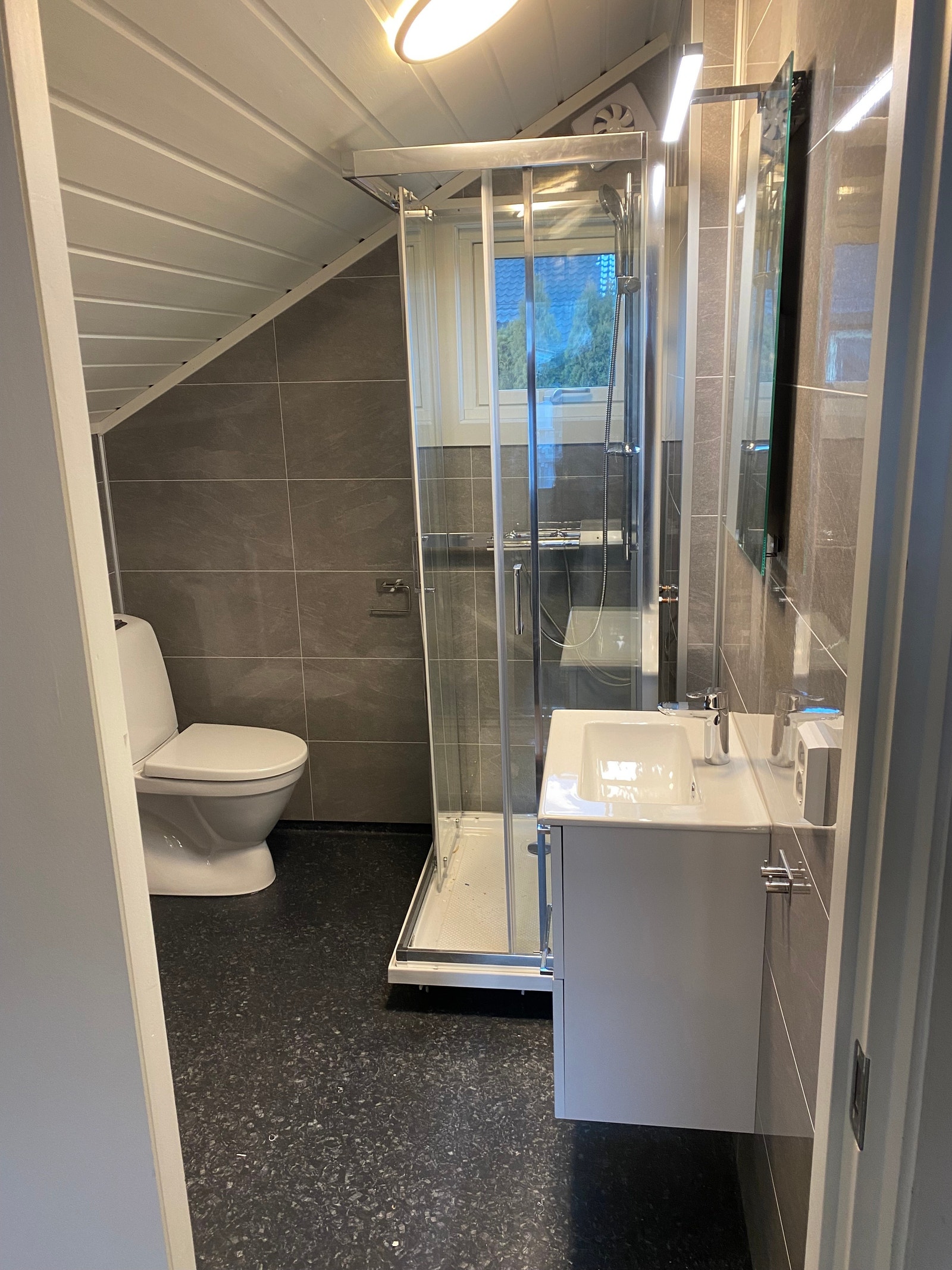 Bad 2. etg Galleribilde