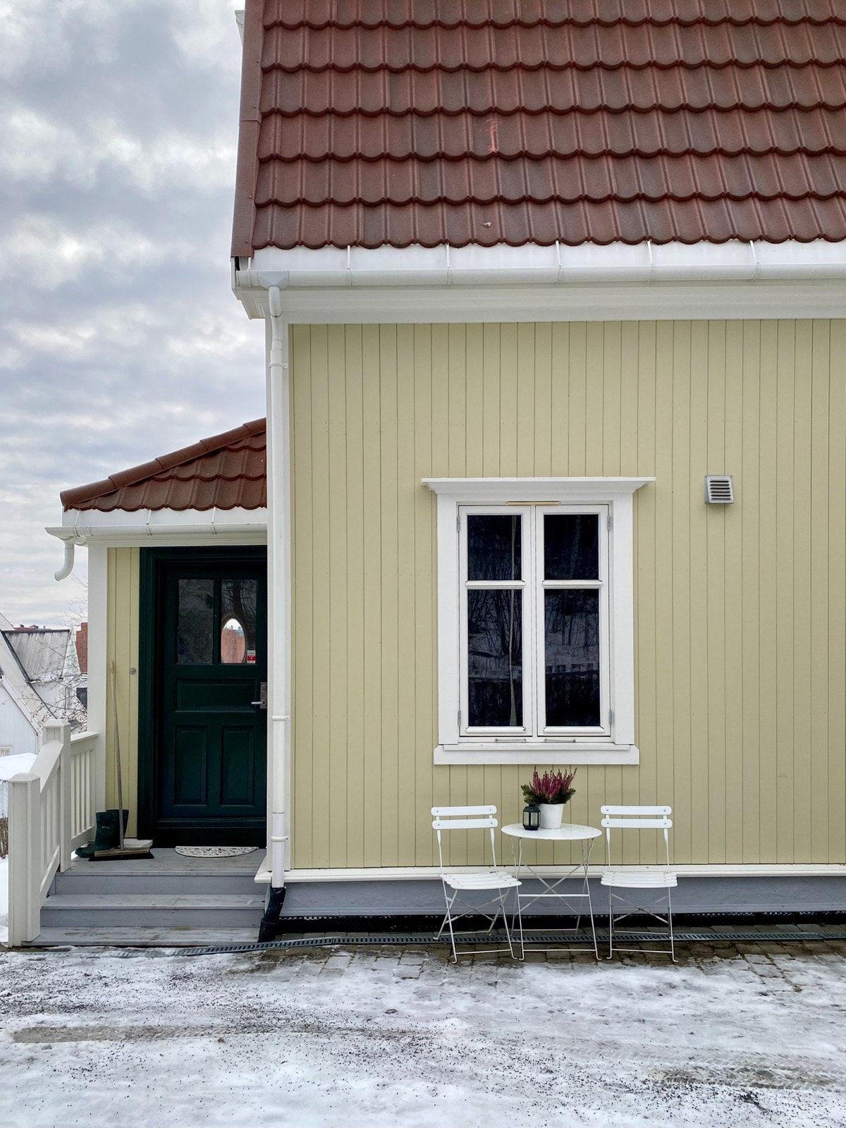 Sitteplass på framsiden av leiligheten Galleribilde