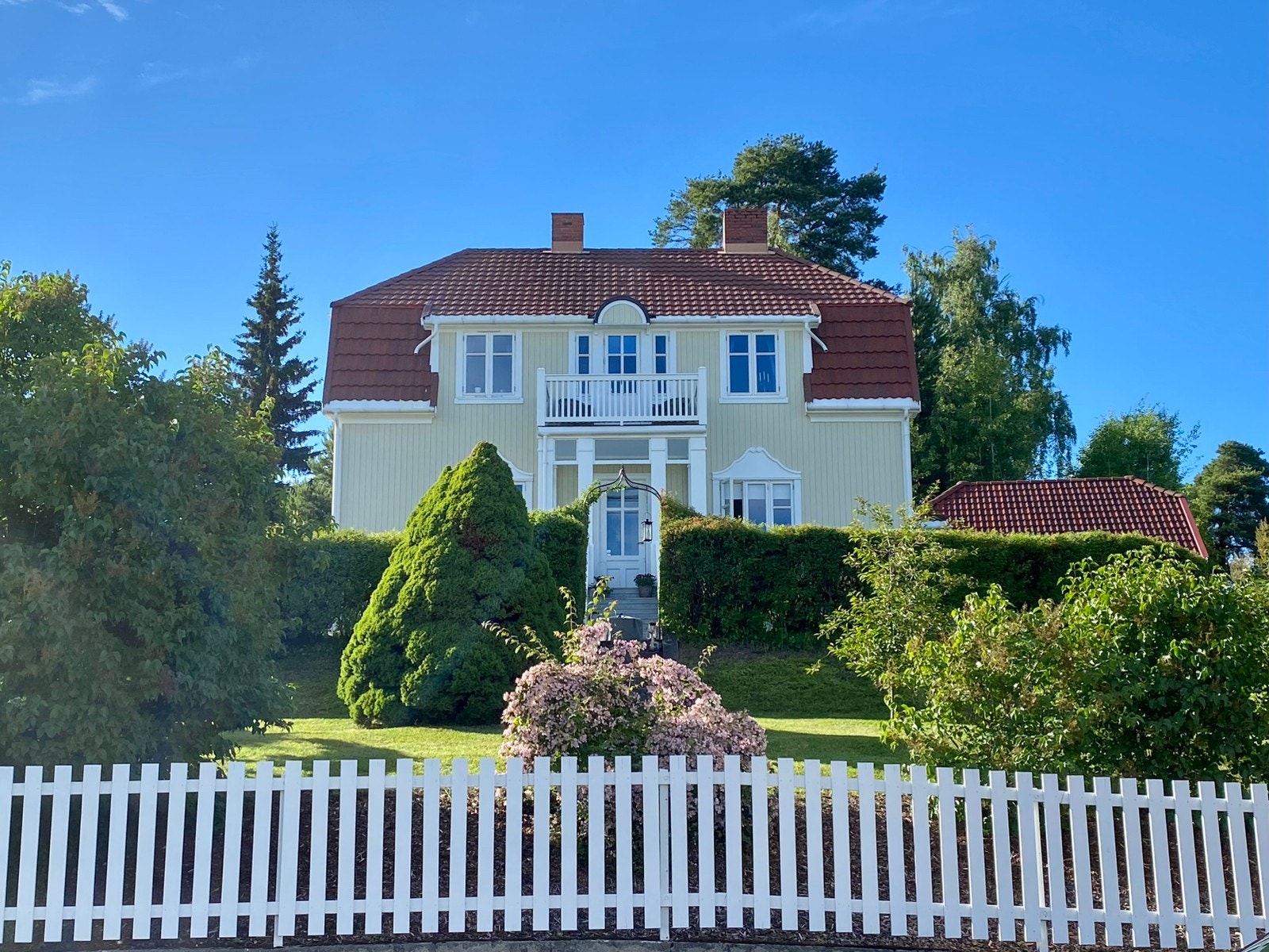 Holsetgata 54, leilighet til leie i 1. etasje på høyre side av balkong Galleribilde