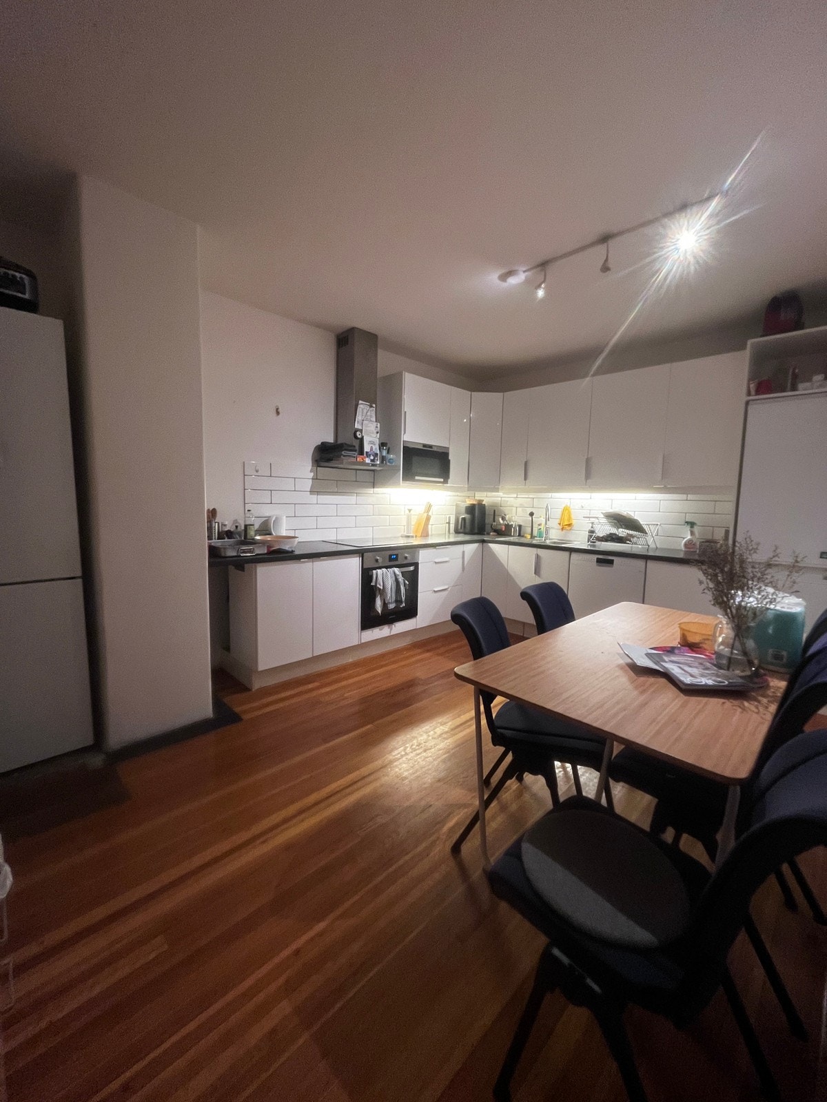 Stort kjøkken Galleribilde