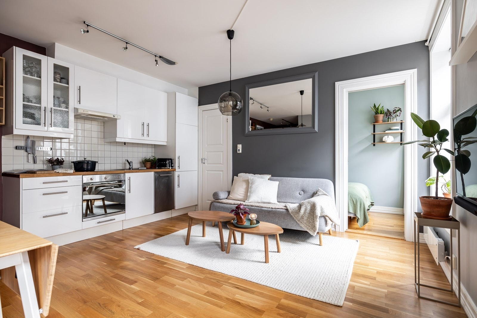 En arealeffektiv og klassisk 3-roms med en sentral beliggenhet på attraktive Grünerløkka Galleribilde