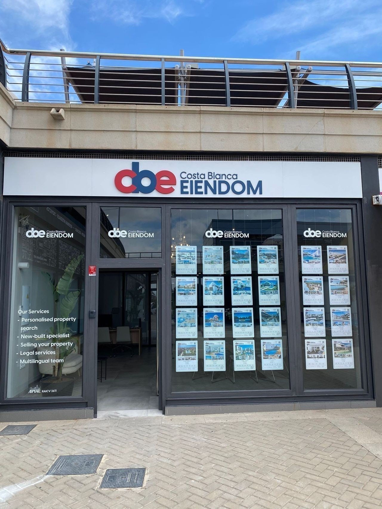 Kontoret i på Gran Alacant - drop in eller ring +34 865 888 888 for et møte. Galleribilde