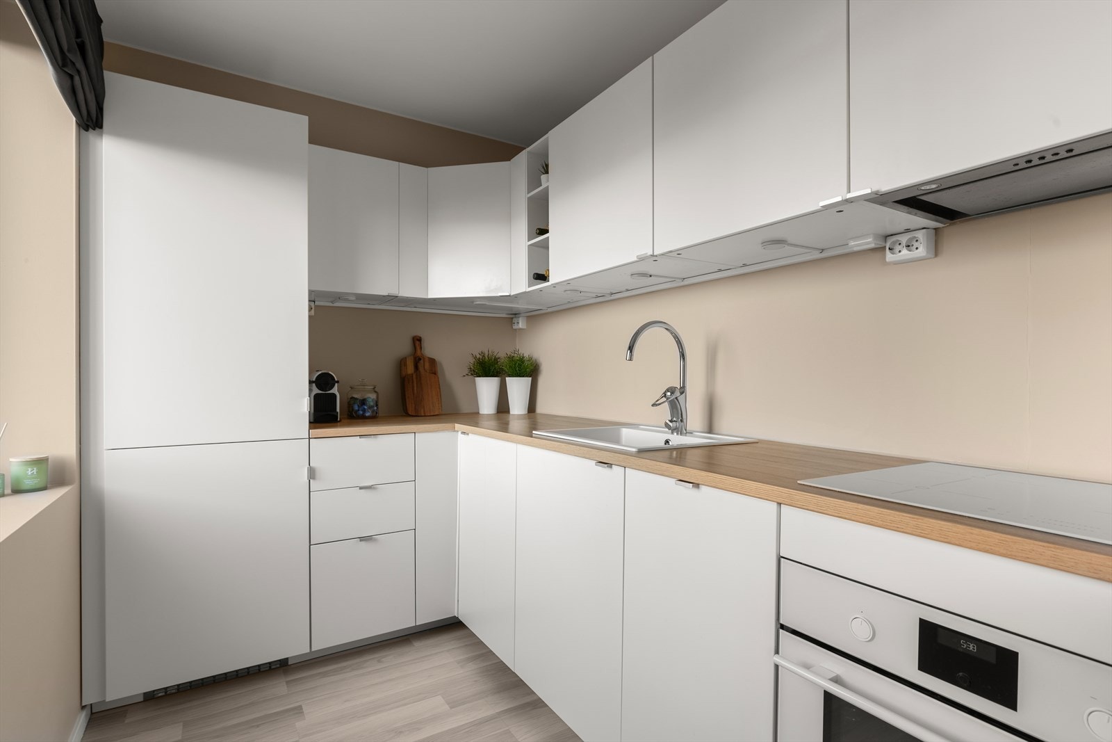 Pent og innbydende kjøkken. Galleribilde