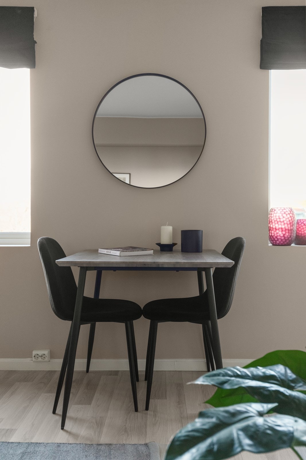 Hyggelig spisesone i stuen. Galleribilde