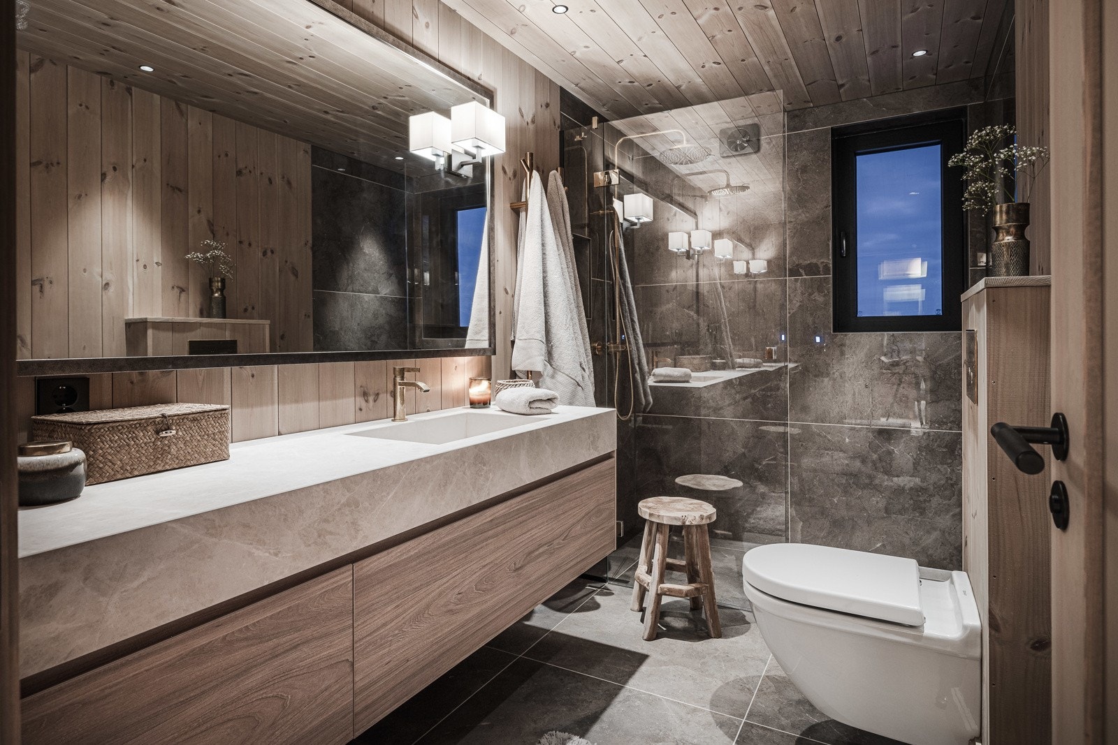 Bad i forbindelse med mastersoverrommet i "annekset" Galleribilde