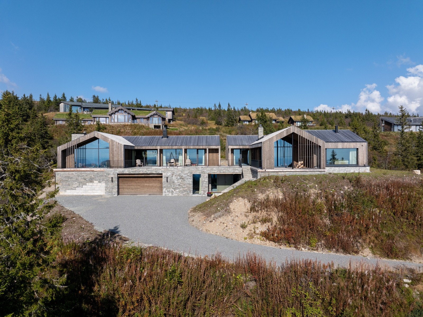 Hytten har en magisk beliggenhet på toppen av Norefjell Galleribilde