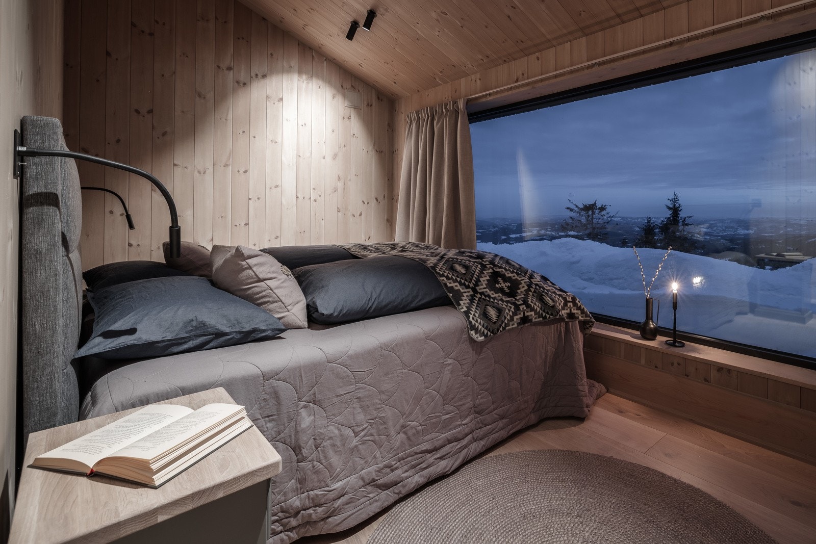 Mastersoverom med eget bad i "annekset" Galleribilde