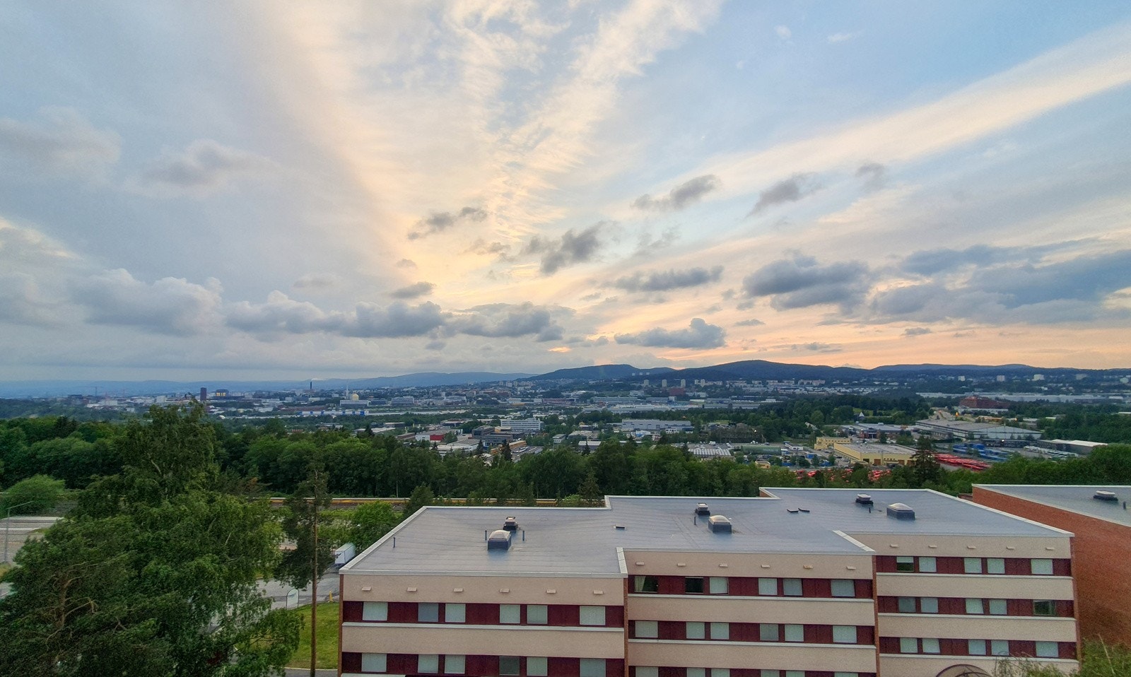 Kveldsbilder fra selger Galleribilde
