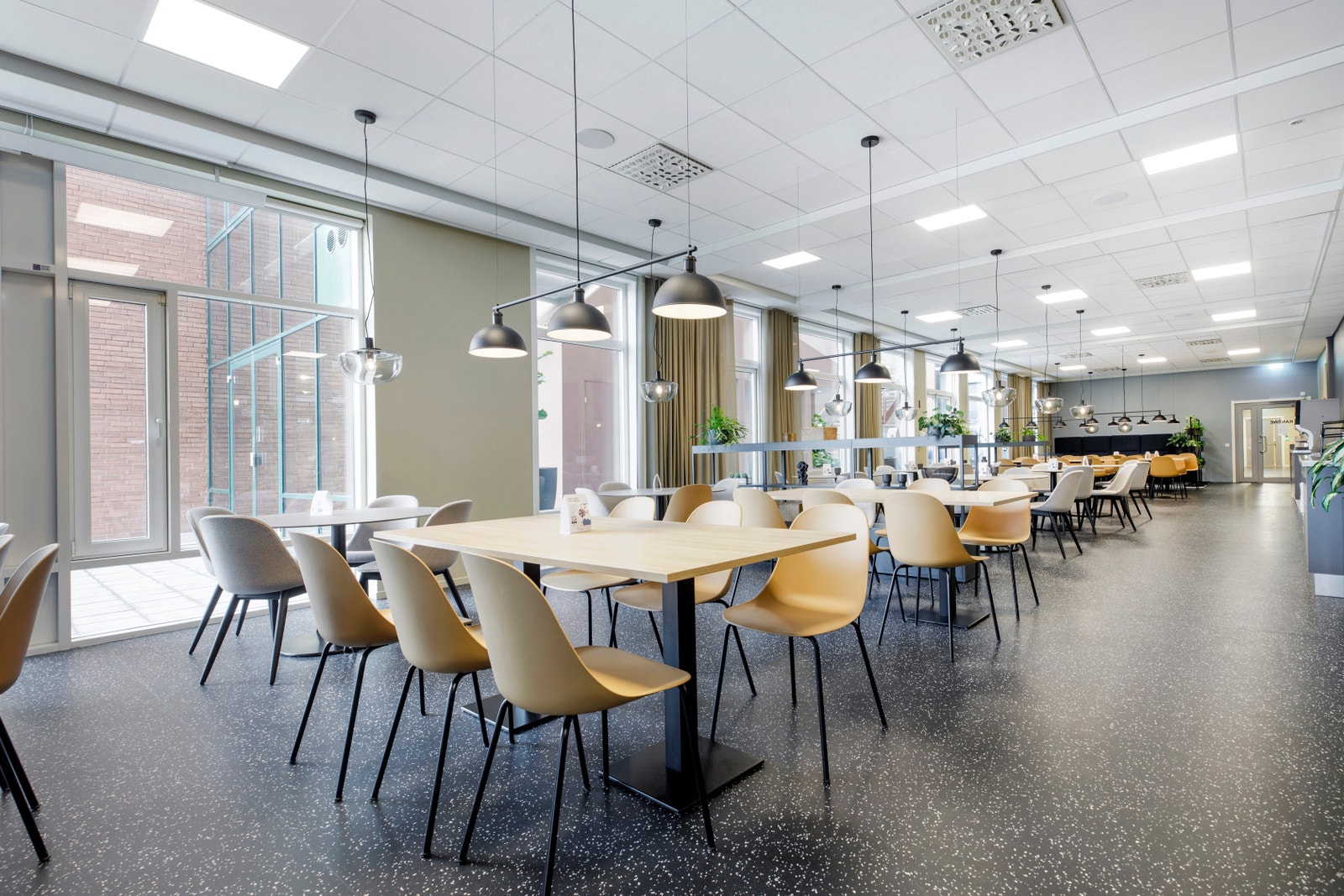 Nyere oppgradert kantine, trimrom og dusj/garderobe. Galleribilde