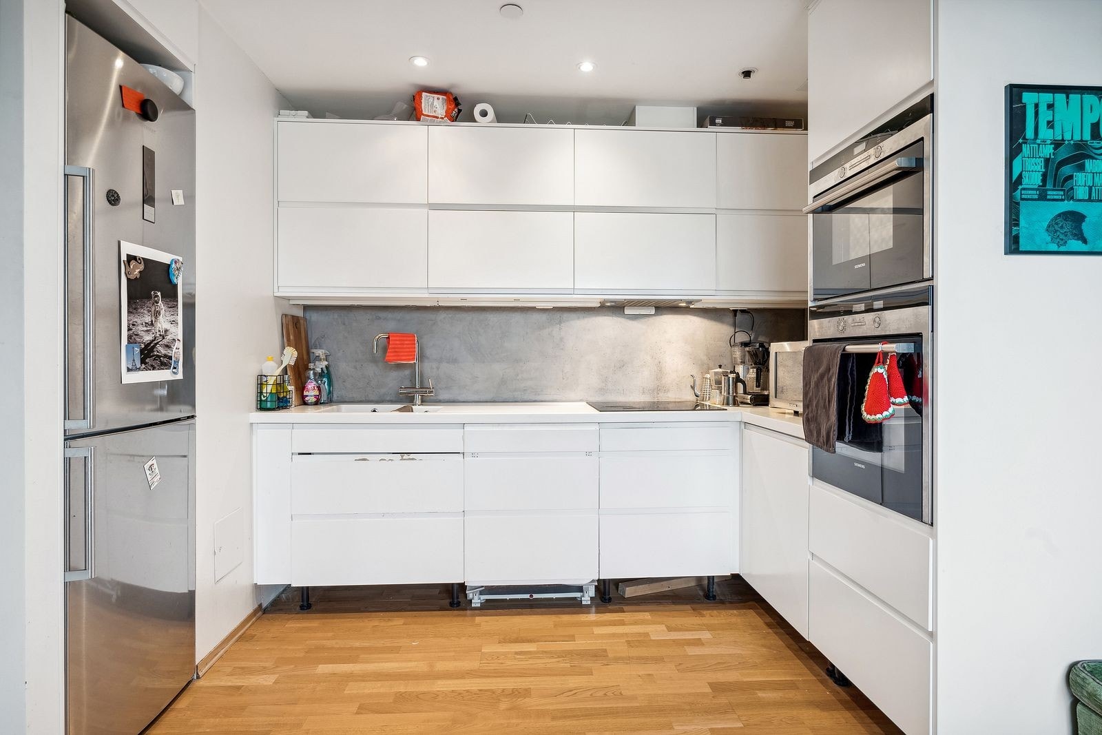 Moderne kjøkken - (noen fronter skiftes før innflytting). Galleribilde