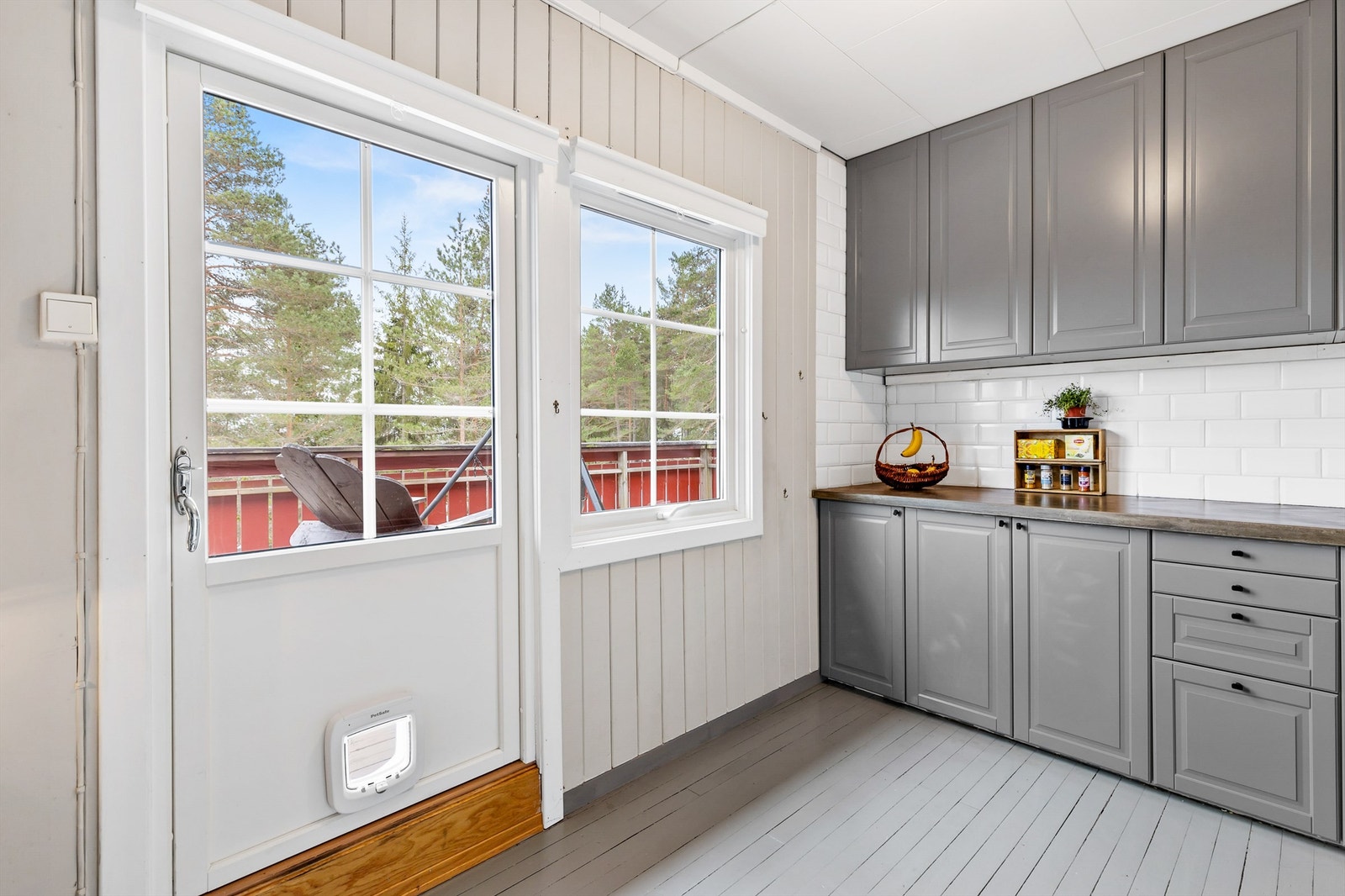 Kjøkkenet har utgang til balkongen Galleribilde