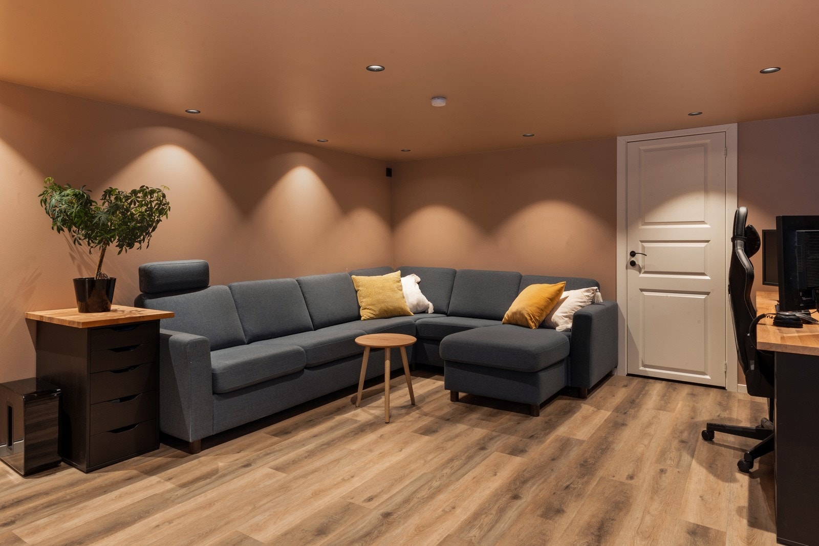 Kjellerstuen har nylig blitt pusset opp og fremstår som et moderne og trivelig rom. Galleribilde