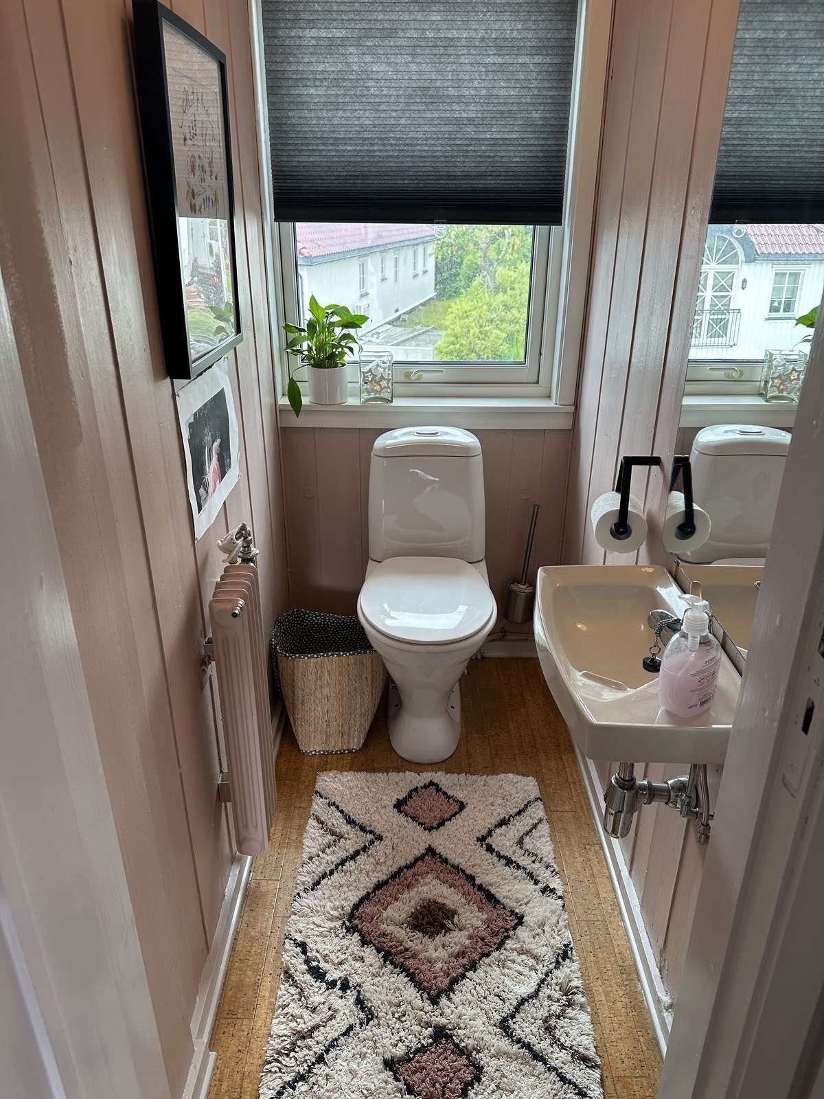 Toalettrom separat fra bad. Galleribilde
