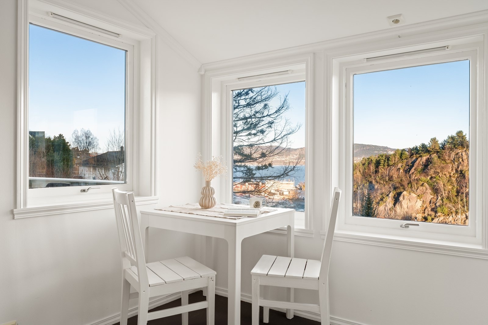 Også her nyter du den frie beliggenheten og utsikten! Galleribilde