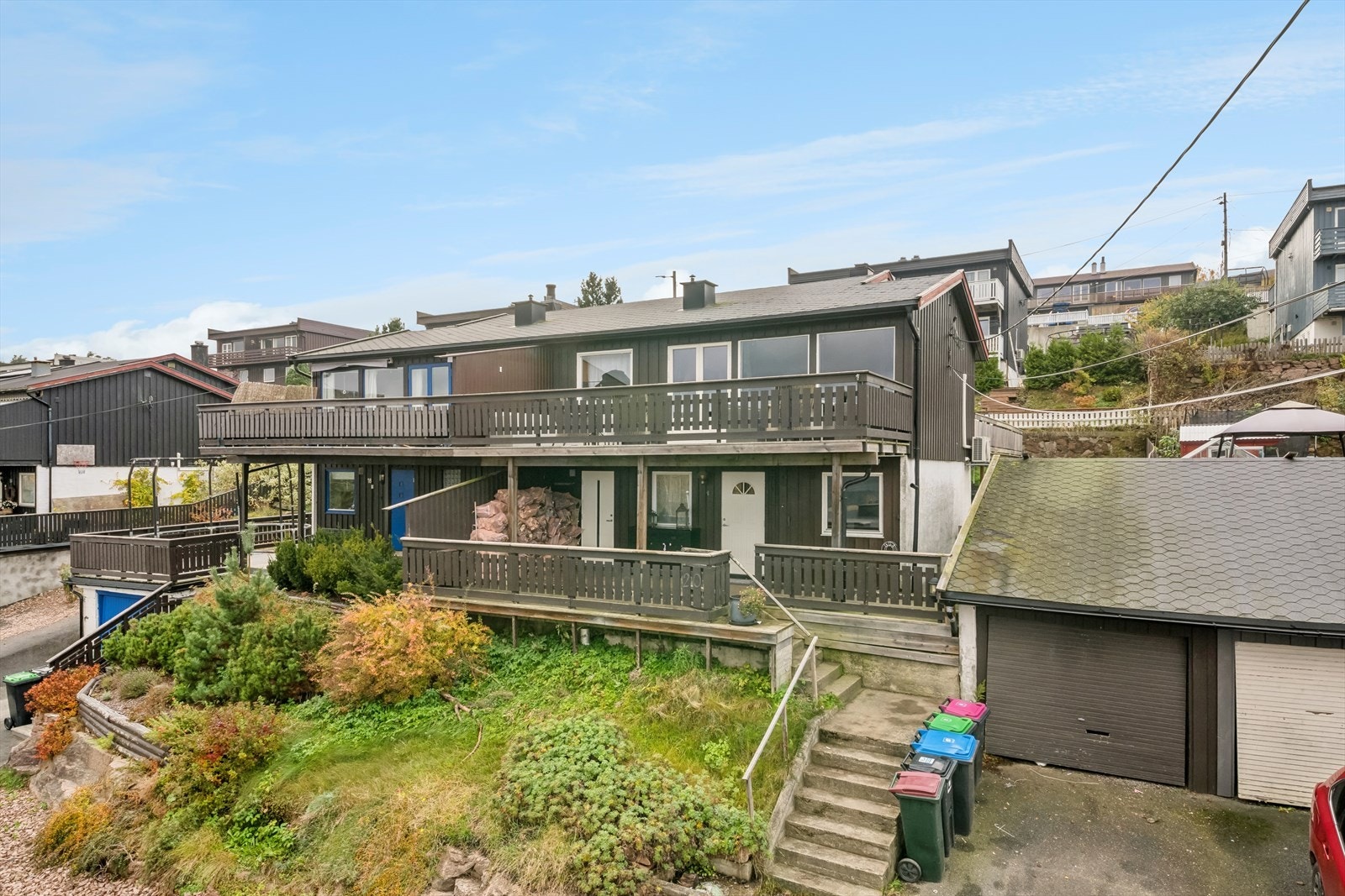 Halvpart tomannsbolig med god intern beliggenhet. Galleribilde